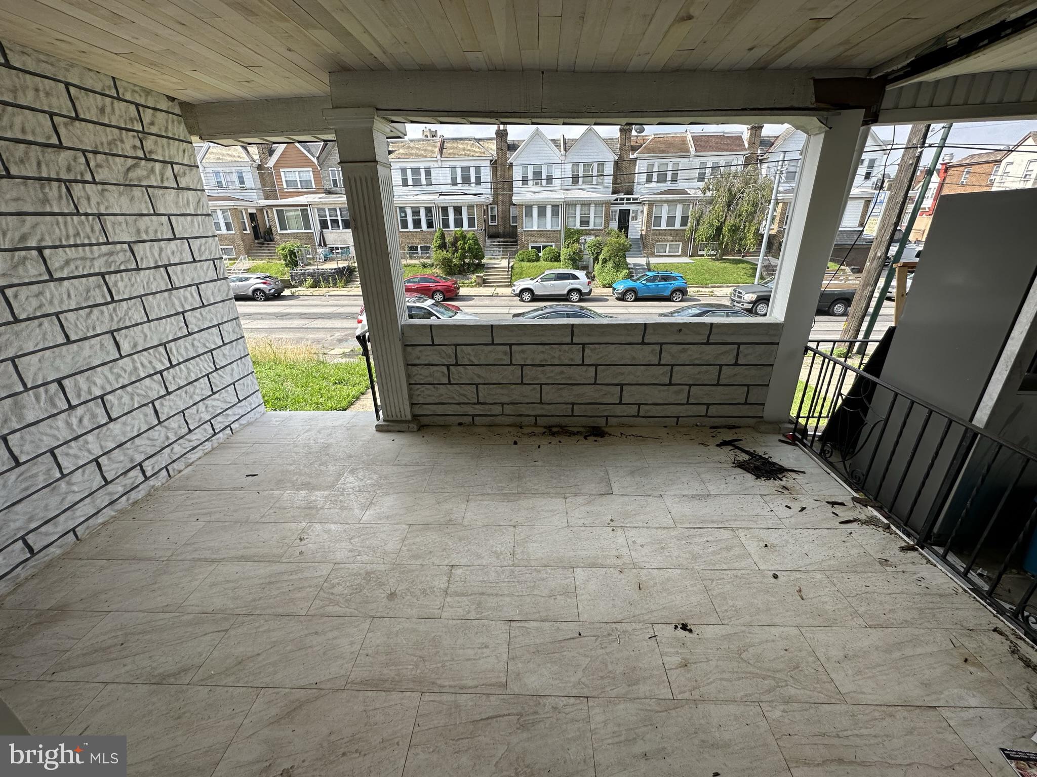 ELMWOOD PARK - Residential Lease