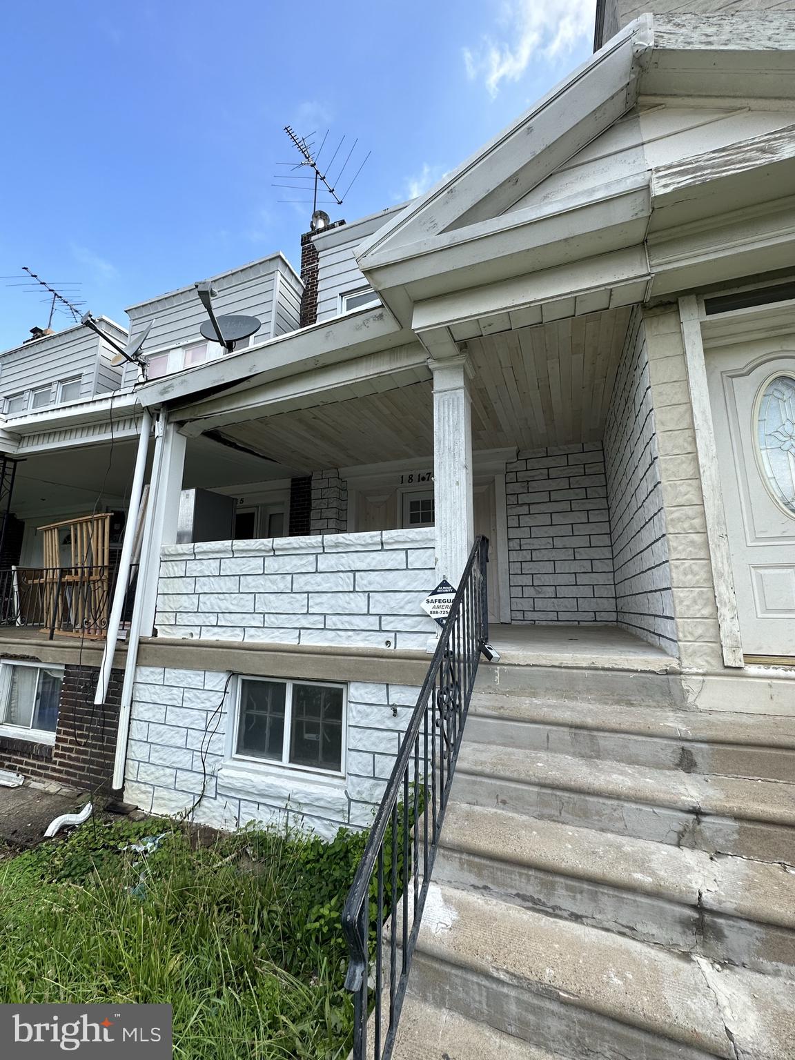 ELMWOOD PARK - Residential Lease