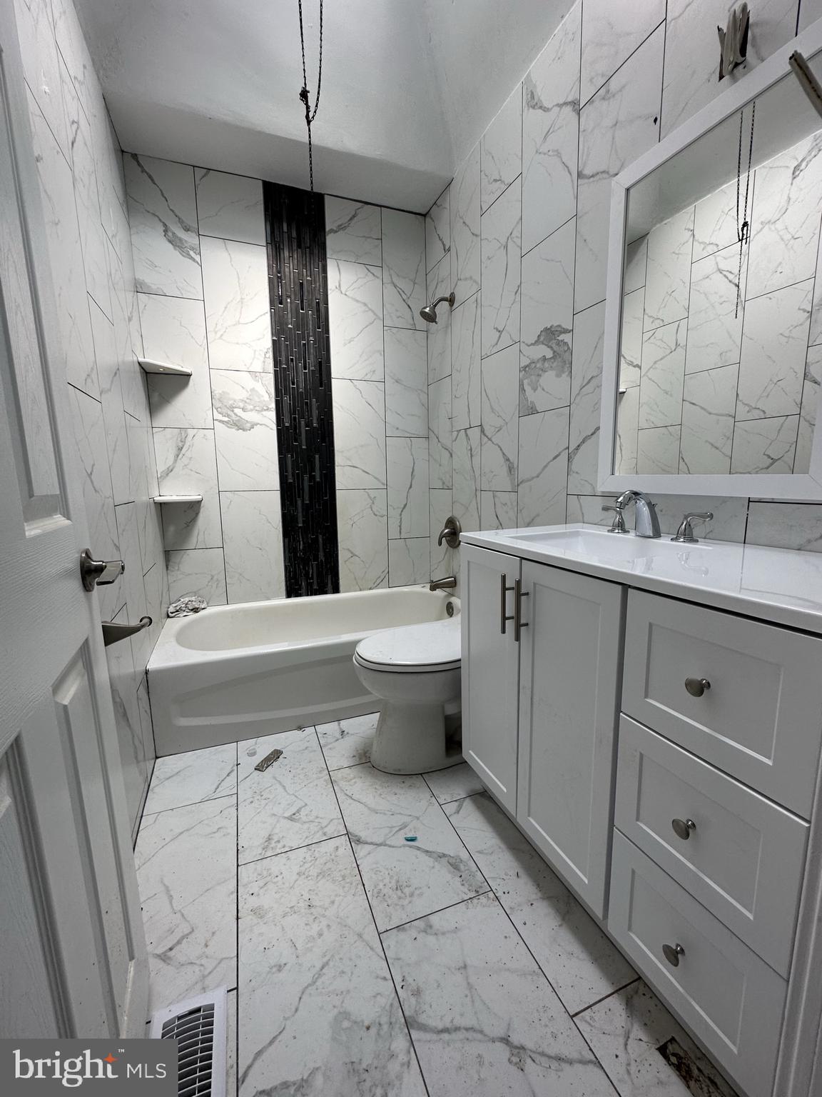 ELMWOOD PARK - Residential Lease