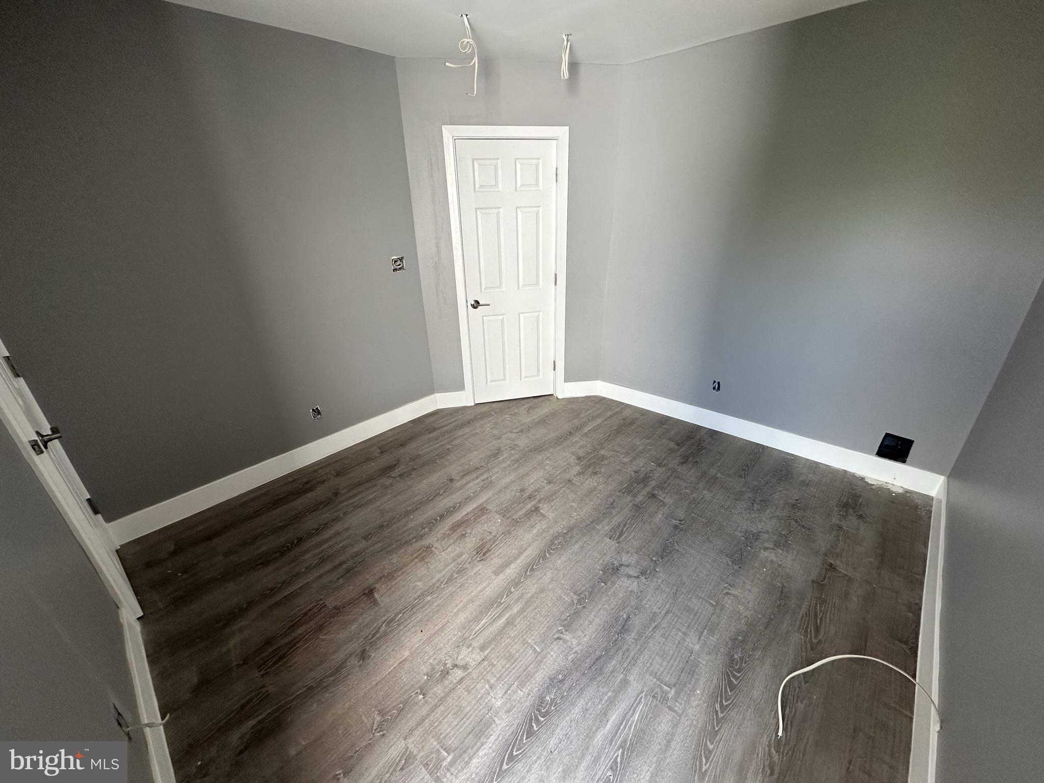 ELMWOOD PARK - Residential Lease