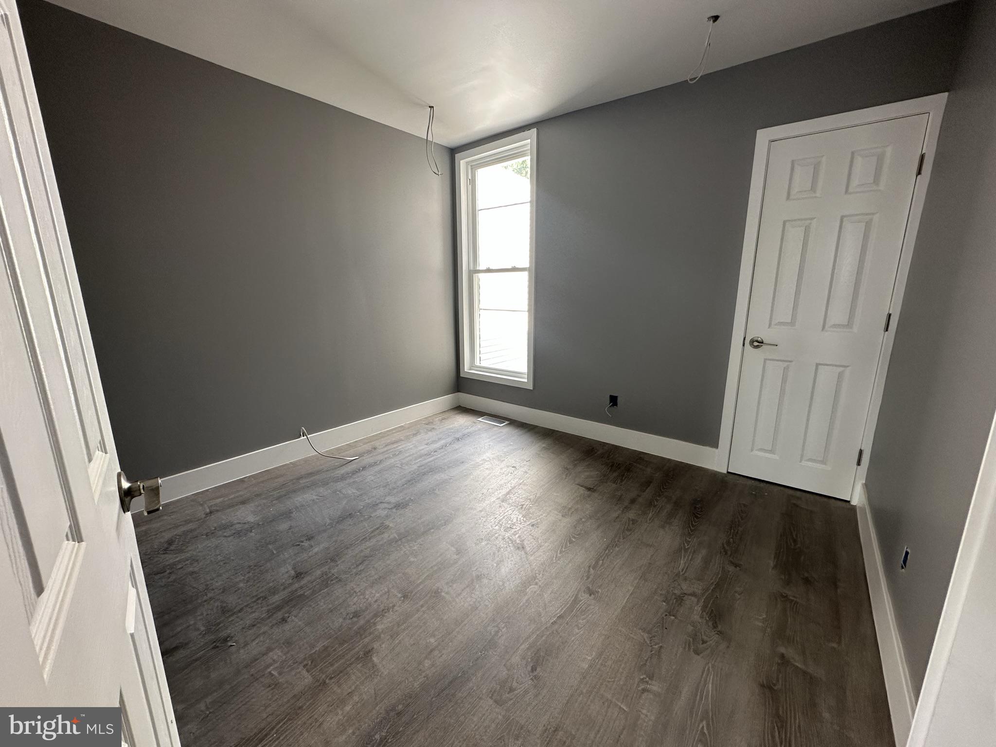 ELMWOOD PARK - Residential Lease