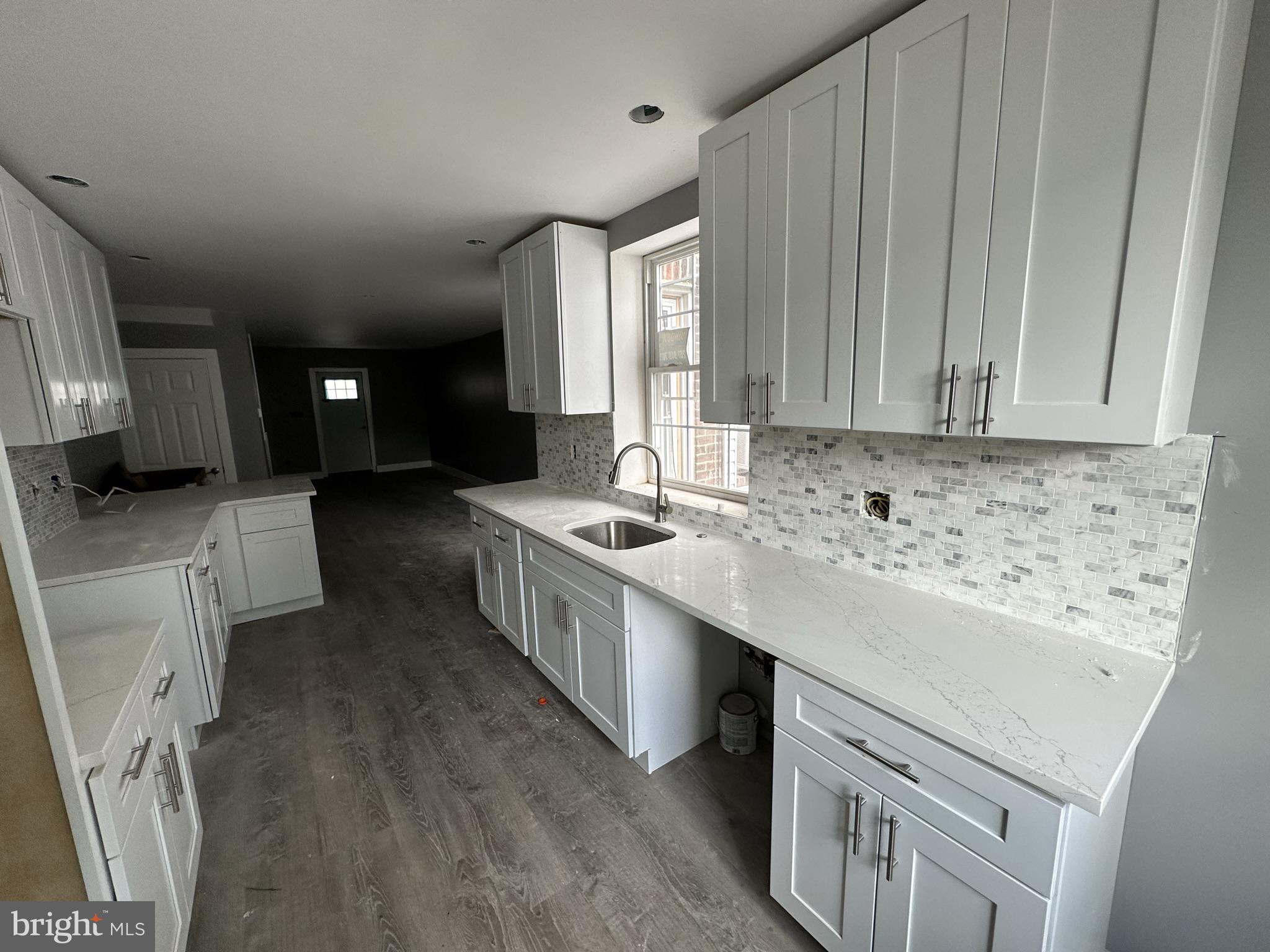 ELMWOOD PARK - Residential Lease