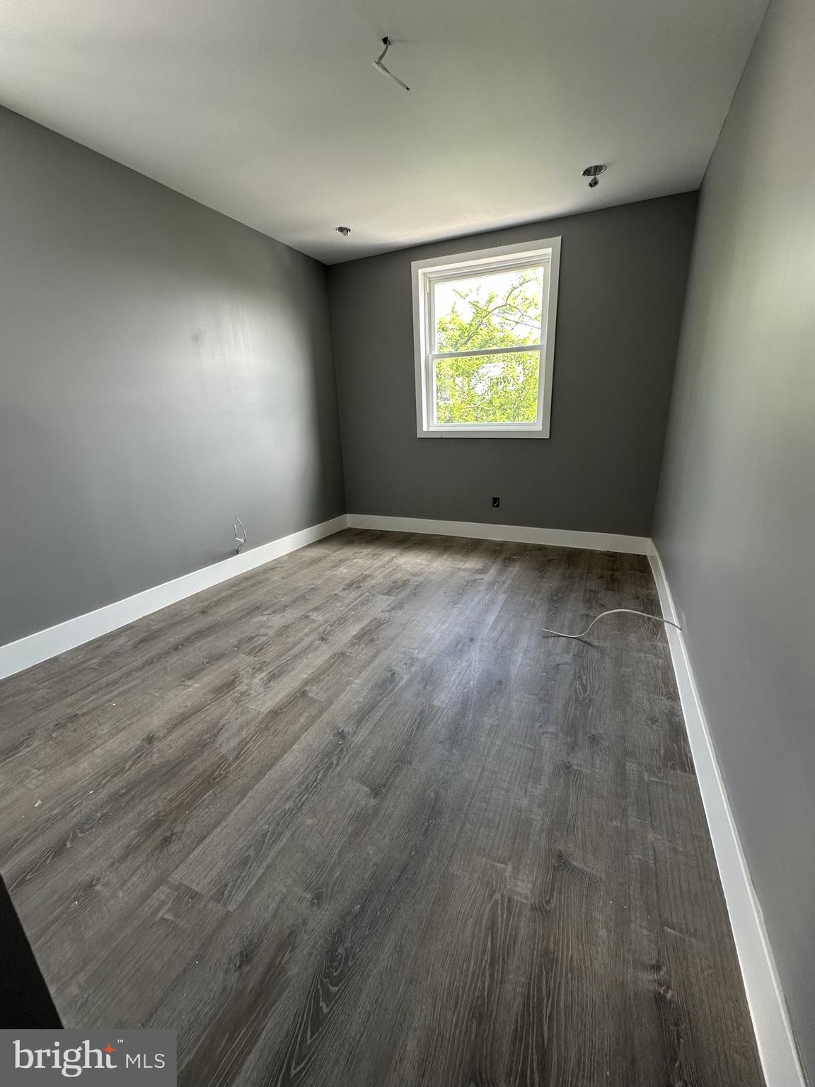 ELMWOOD PARK - Residential Lease