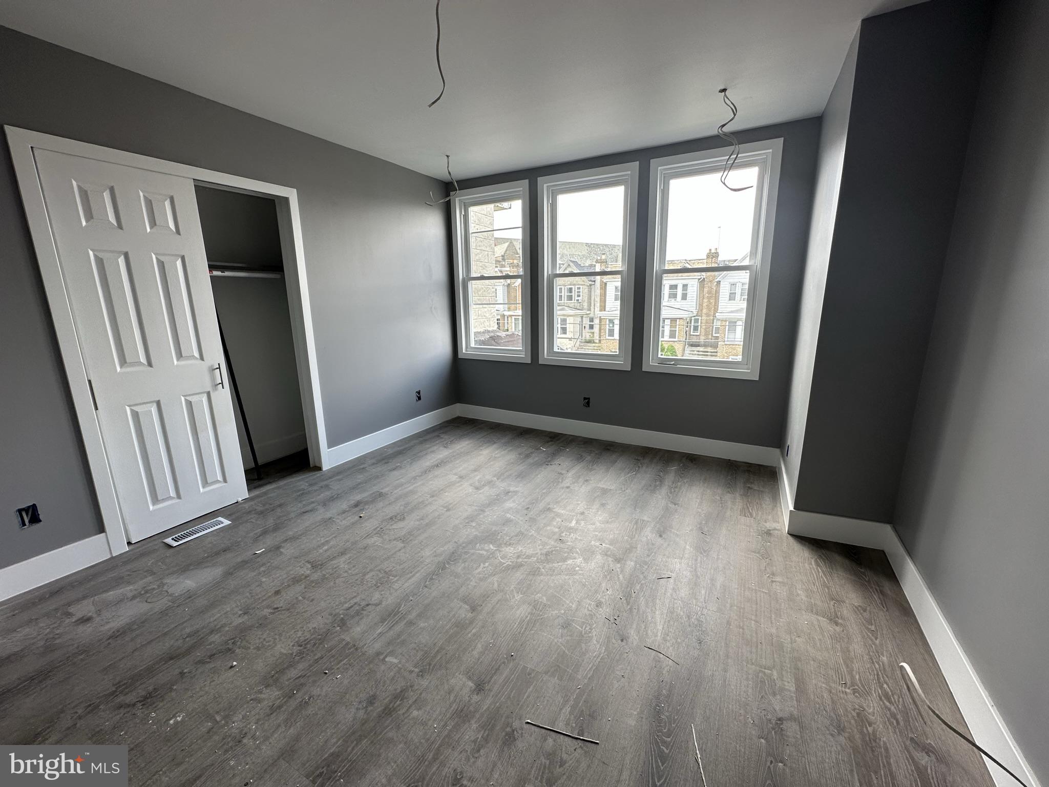 ELMWOOD PARK - Residential Lease