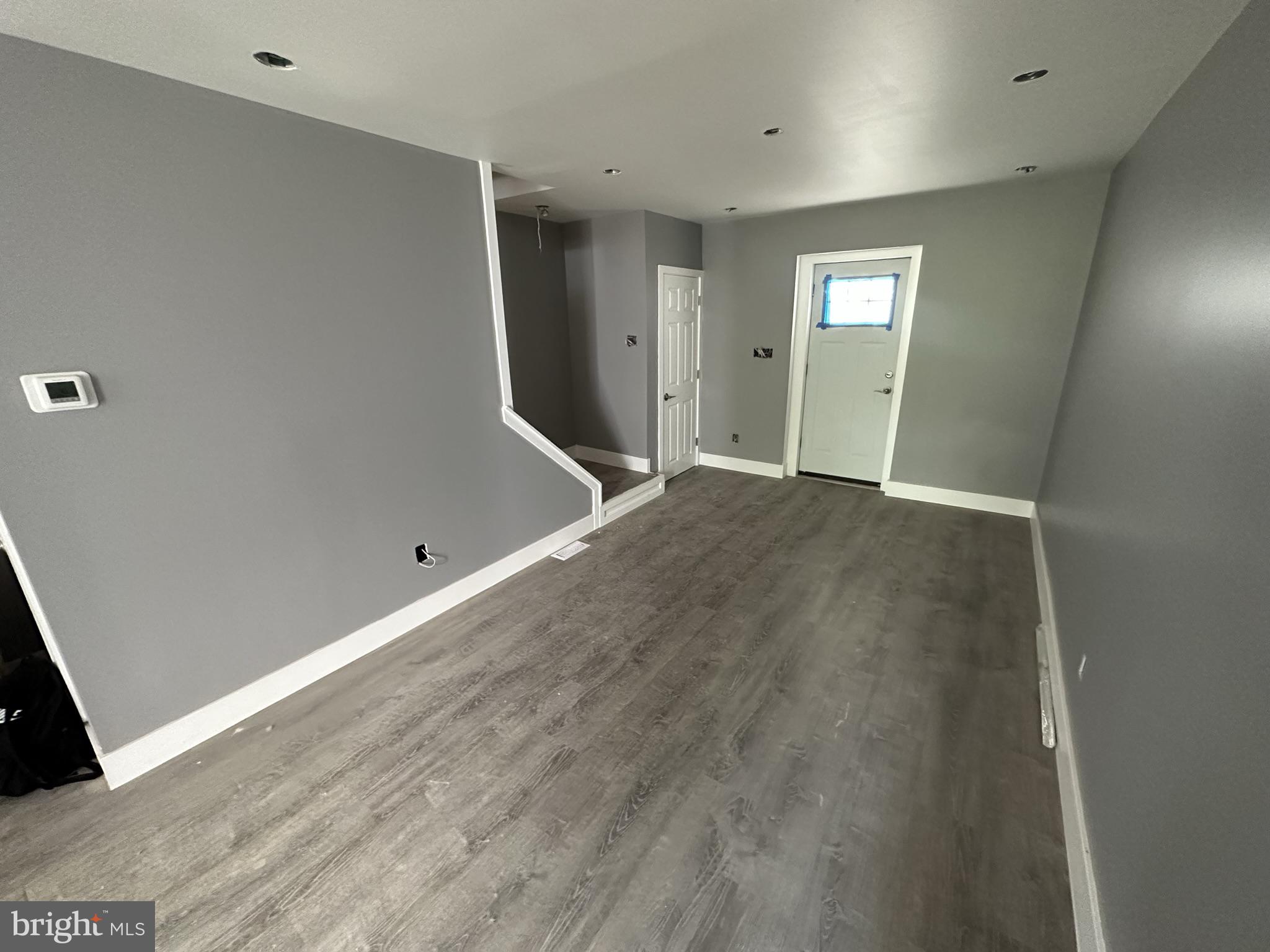 ELMWOOD PARK - Residential Lease