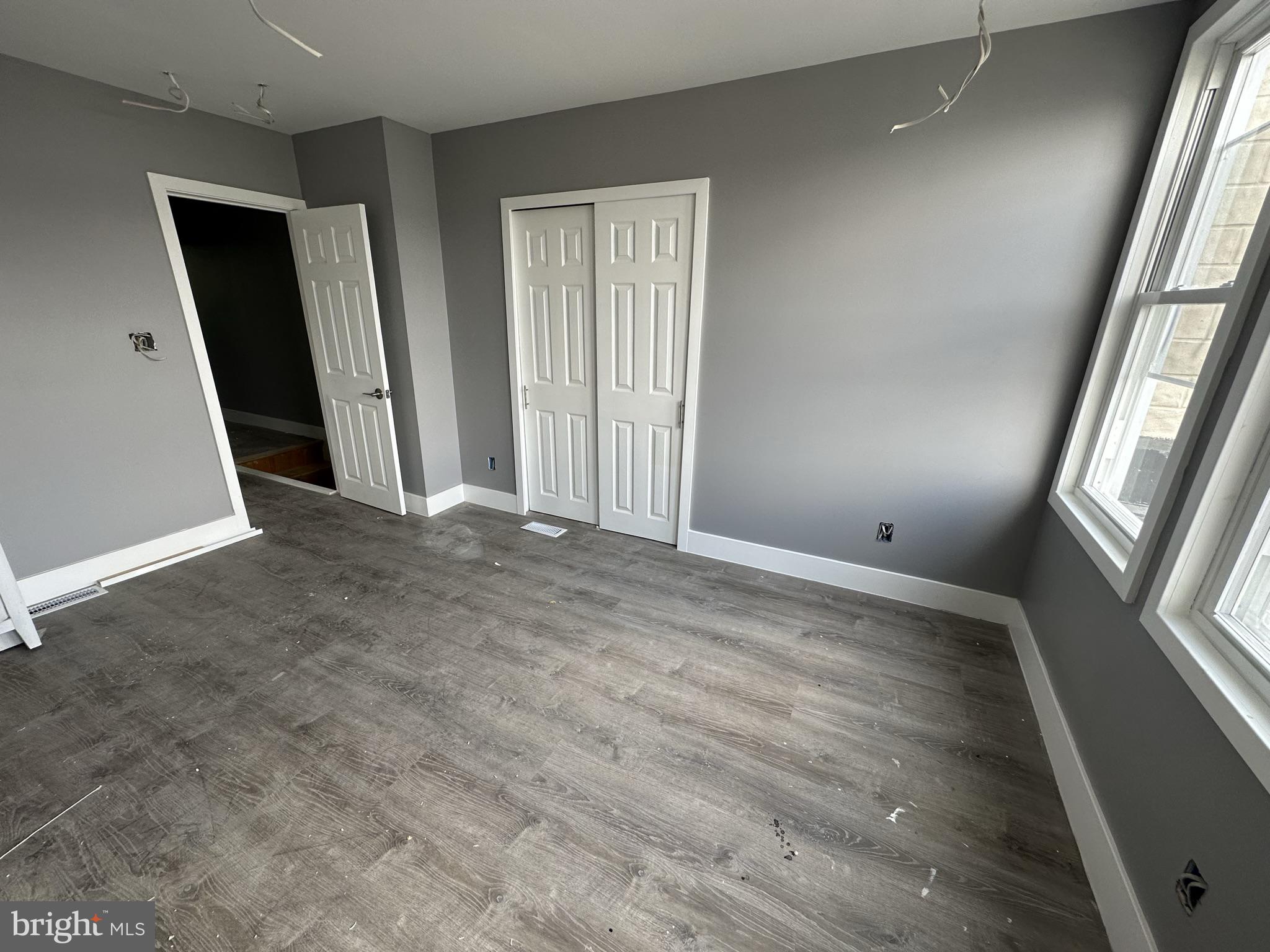 ELMWOOD PARK - Residential Lease