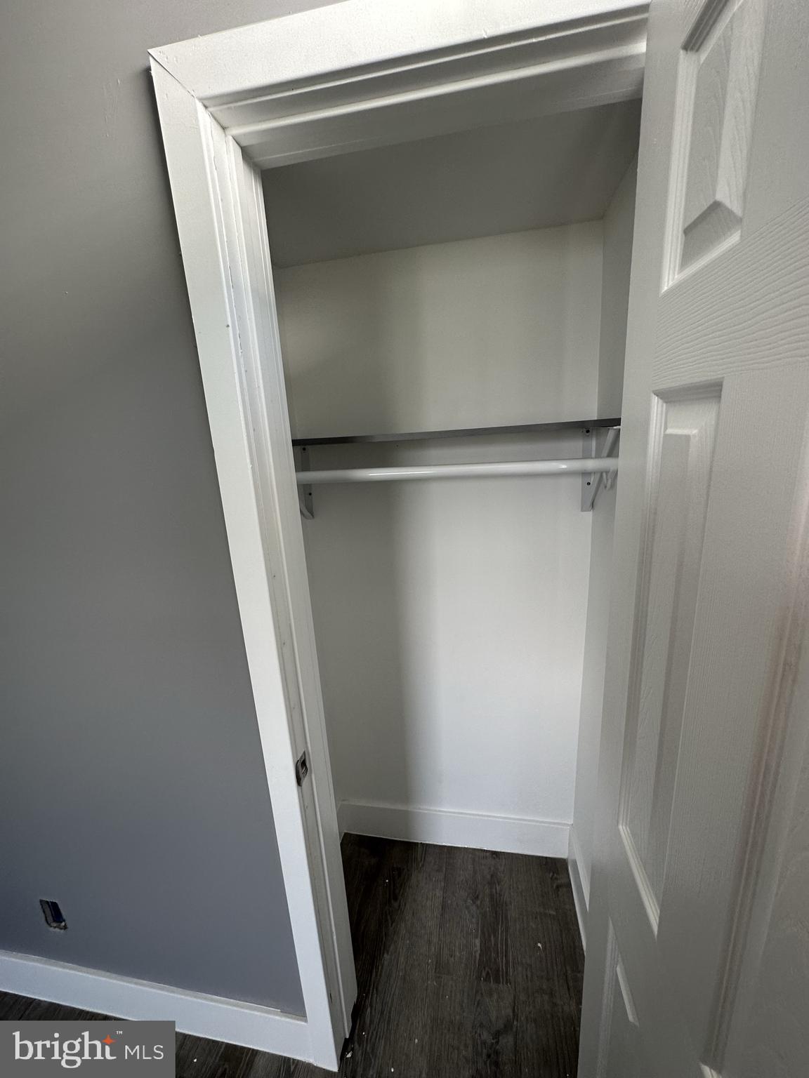 ELMWOOD PARK - Residential Lease