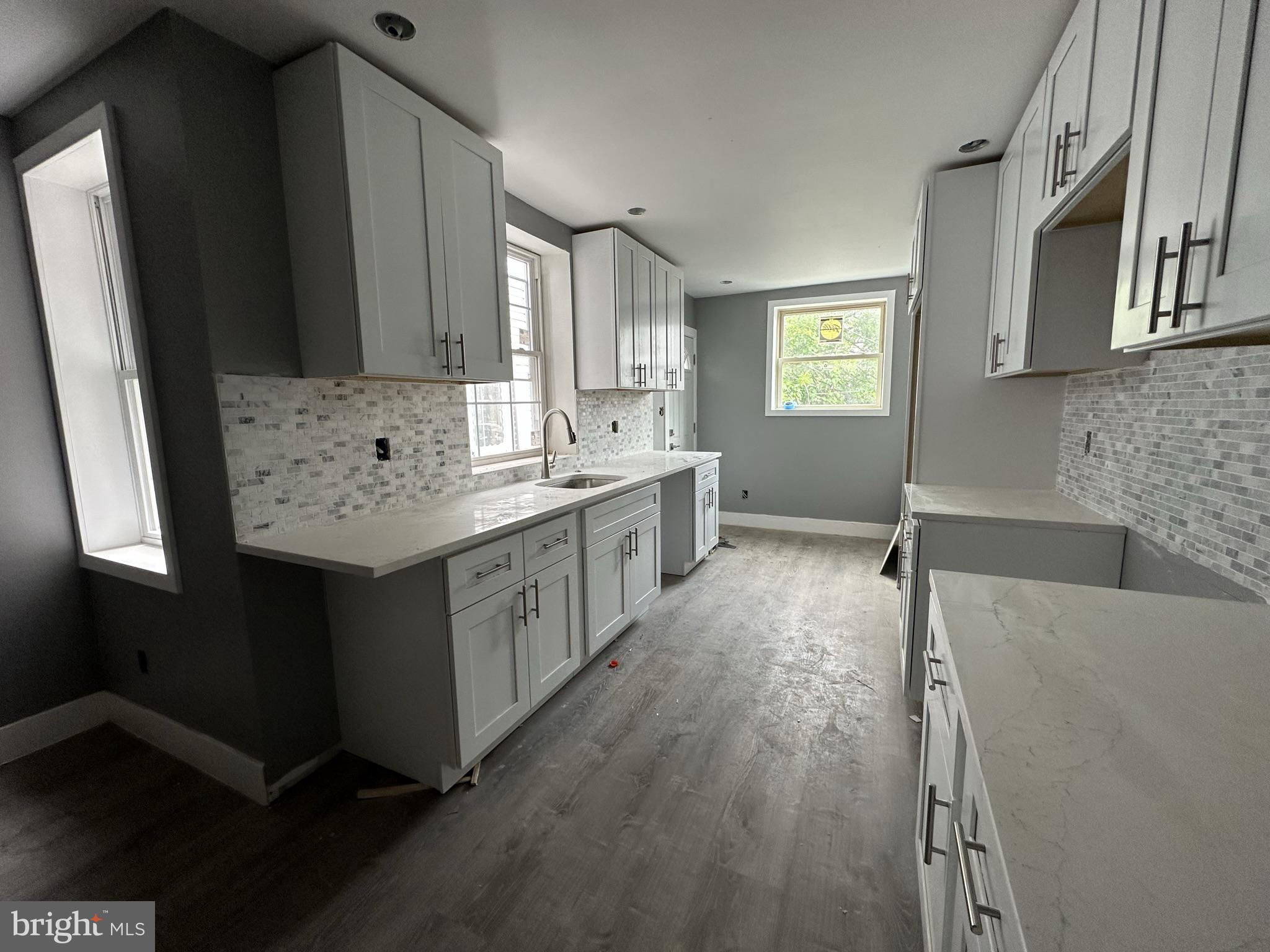 ELMWOOD PARK - Residential Lease