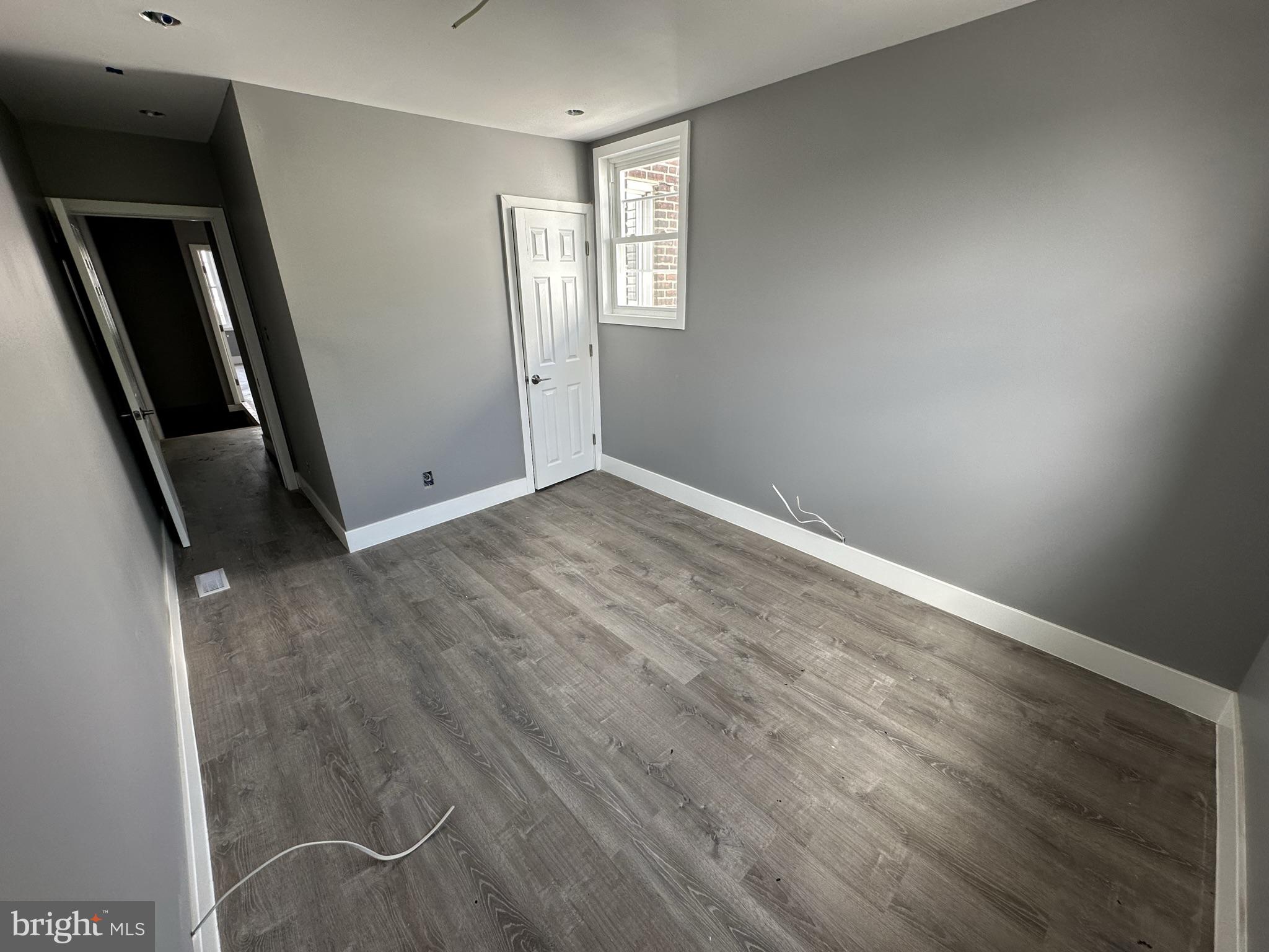 ELMWOOD PARK - Residential Lease