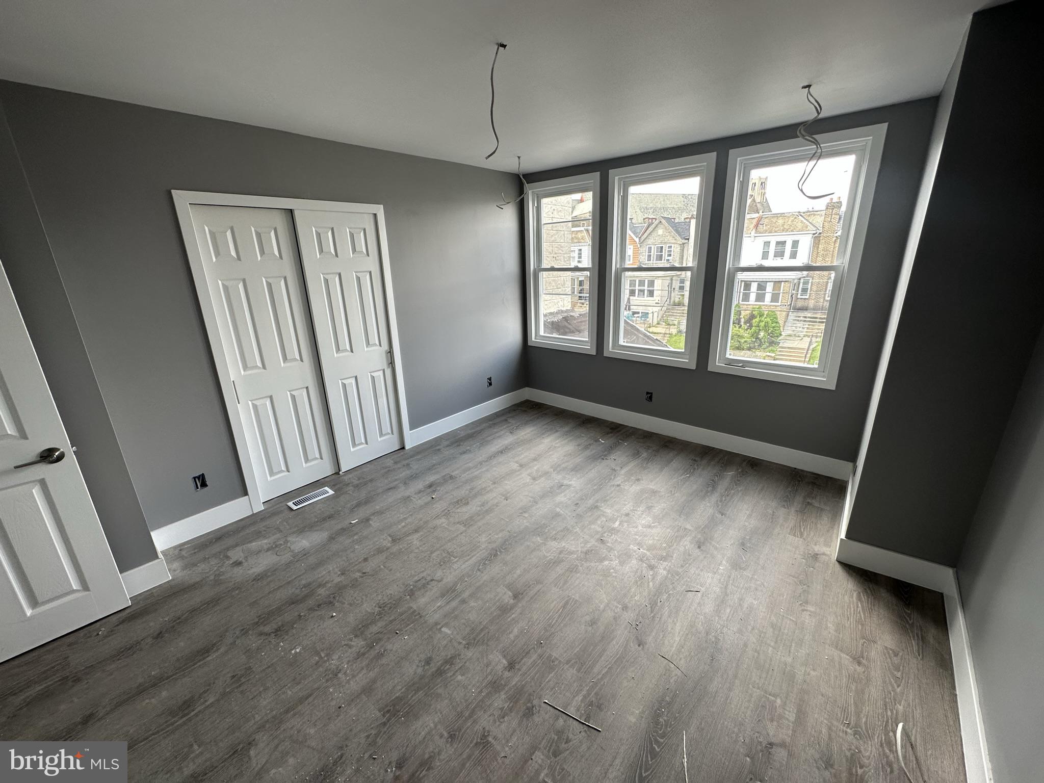 ELMWOOD PARK - Residential Lease