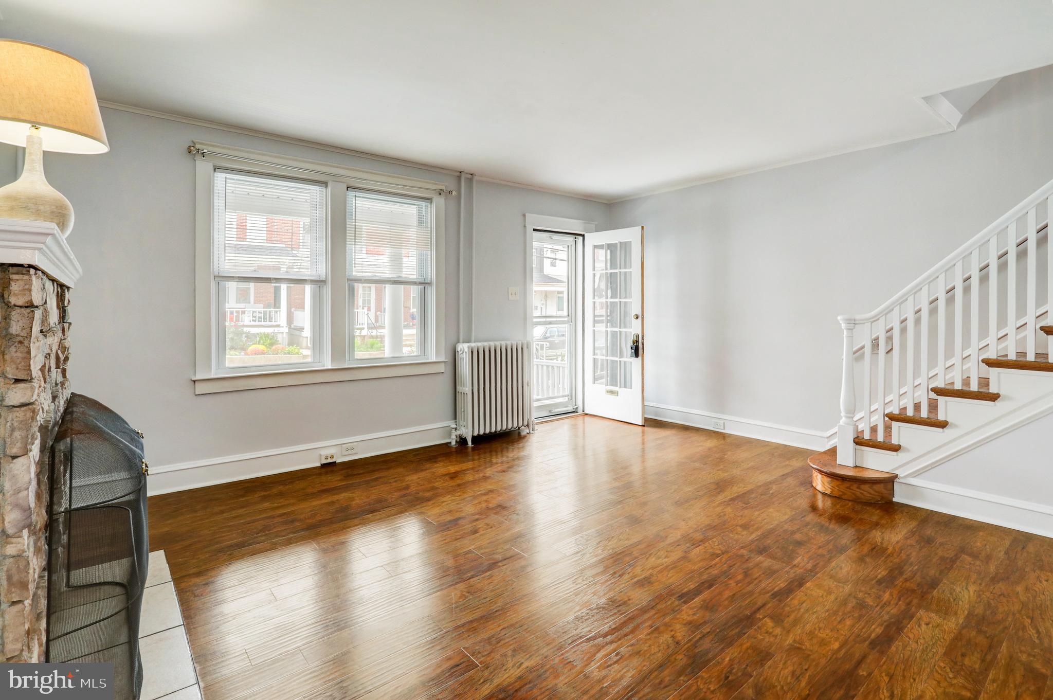 CHESTNUT HILL - Residential