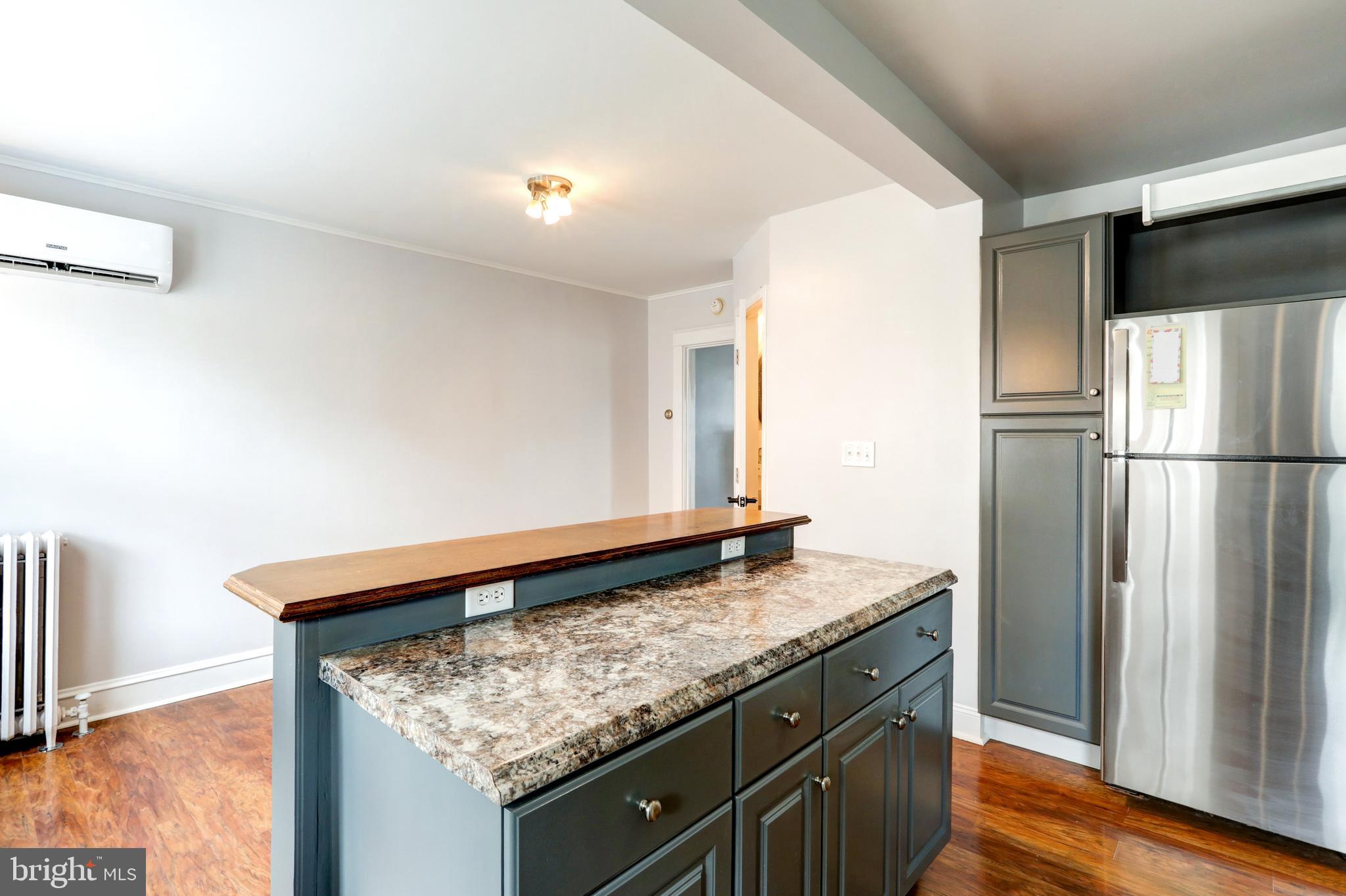 CHESTNUT HILL - Residential