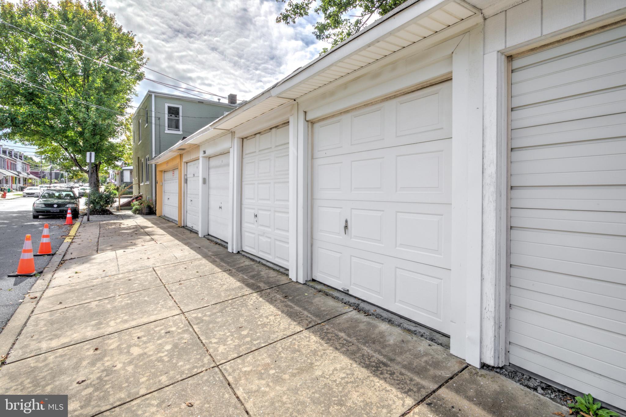 CHESTNUT HILL - Residential