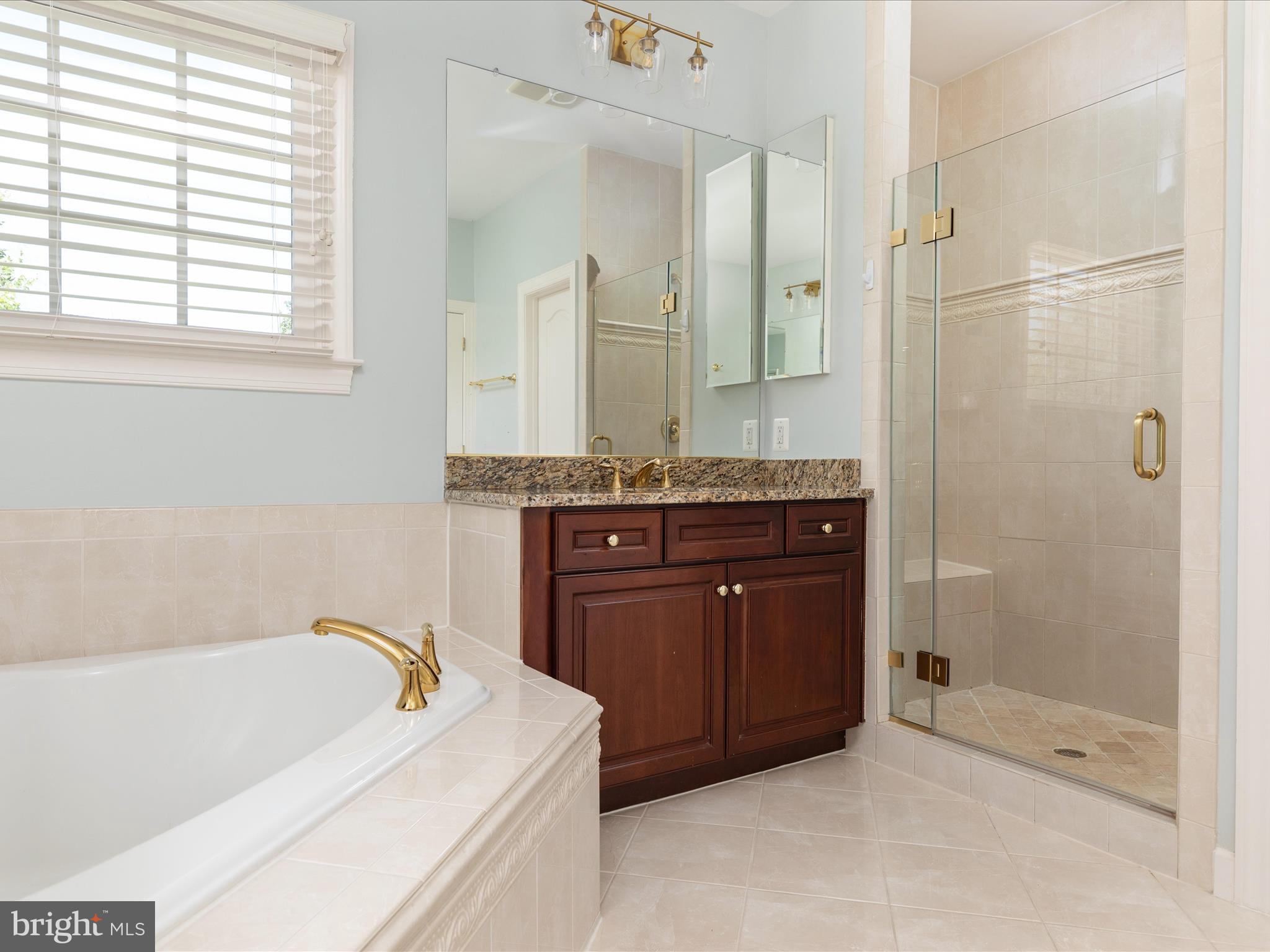 KENSINGTON SQUARE - Residential