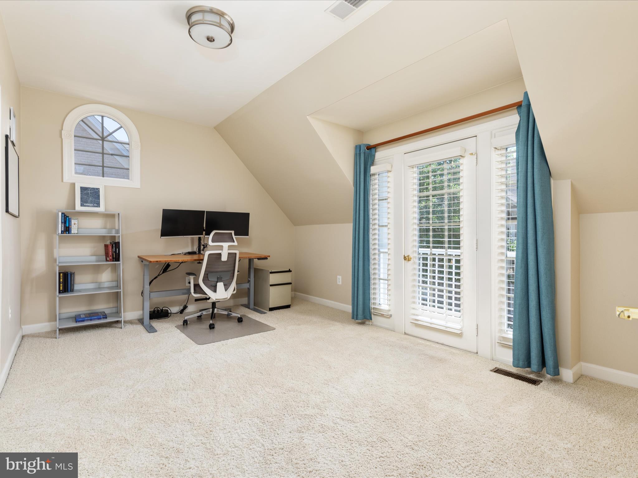 KENSINGTON SQUARE - Residential