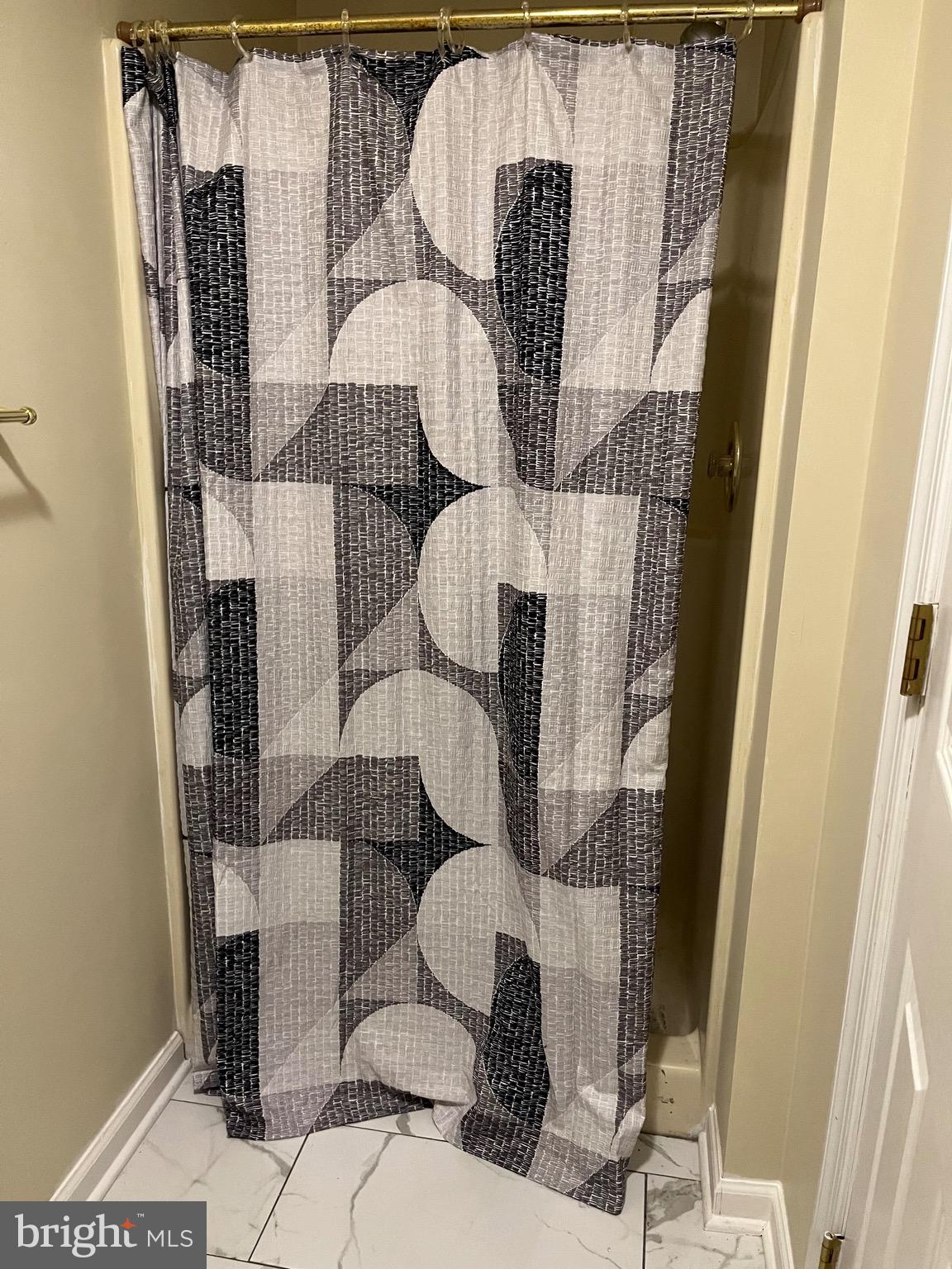 VILLAGE OF THOMAS RUN - Residential