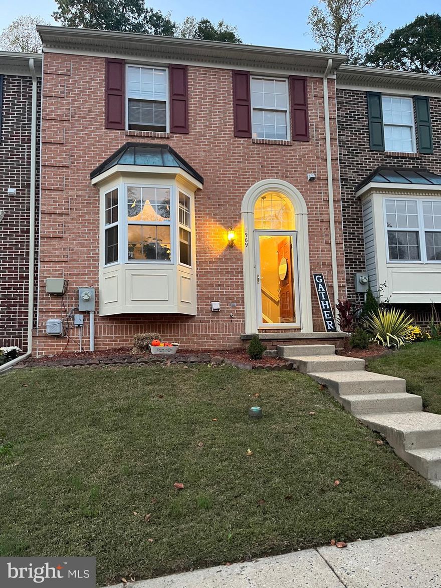 Open House Sun. 11/5/23 - 12:30-3pm- Beautiful Brick Front 3 BR,2.5 Bath, Townhome in Village of Thomas Run. Large Living Room and Dining Room with Hardwood Floors, glistening ceramic tiles in updated Kitchen with new Granite Counters, 
Stainless Appliances, Walkout to entertainment size Deck and fenced in yard. Gorgeous Owners Suite with Vaulted Ceilings, Bedrooms are ample size, Bathrooms have been nicely updated. Very Nice finished Lower Level with a possible 4th Bedroom, workout room, office, Airy and Light filled Family Area, with a Full lower-level Bathroom, Great Home, A must See, Walk out to rear. Call Today! MAKE AN OFFER.