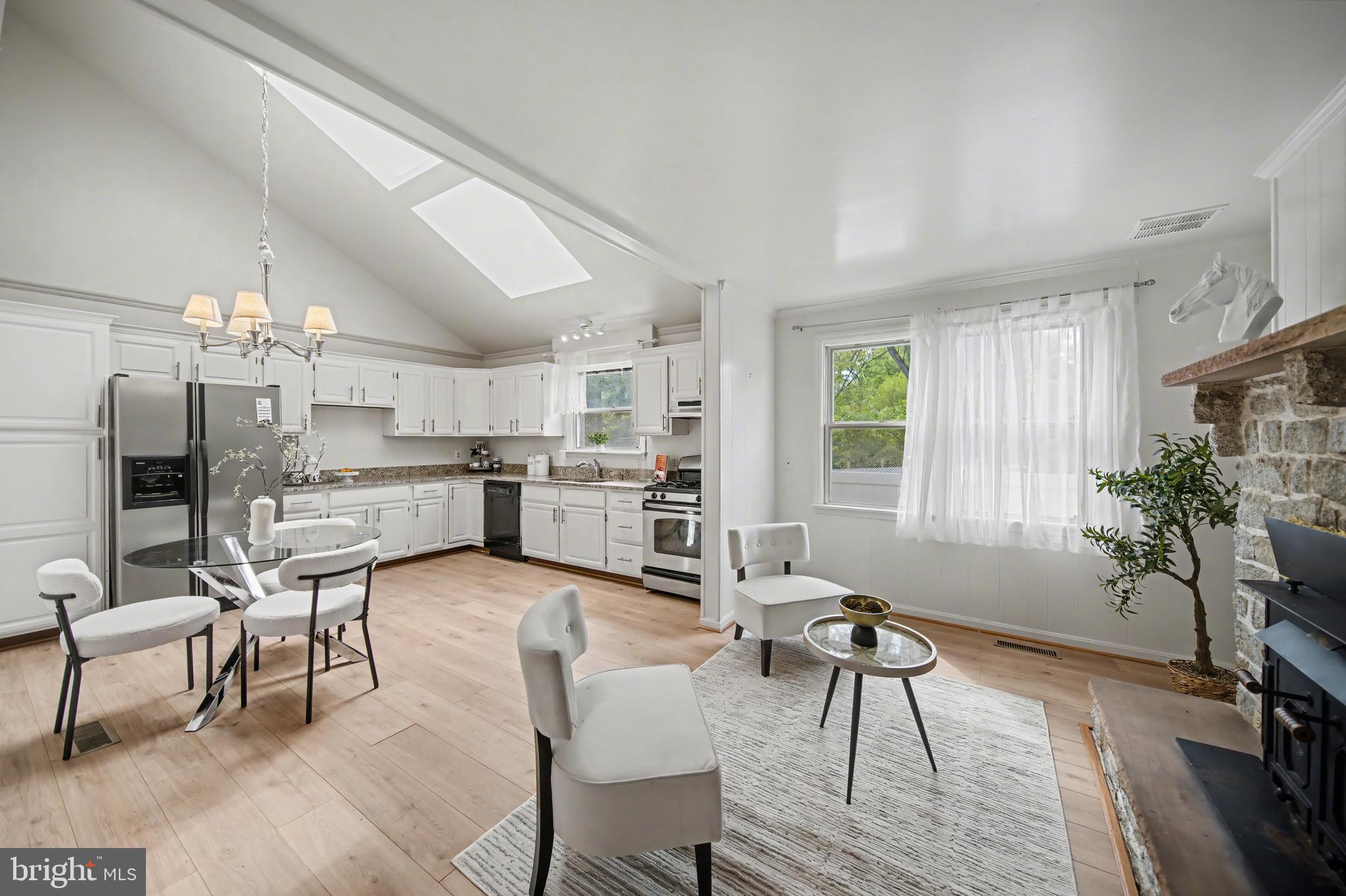 WILDWOOD MANOR - Residential