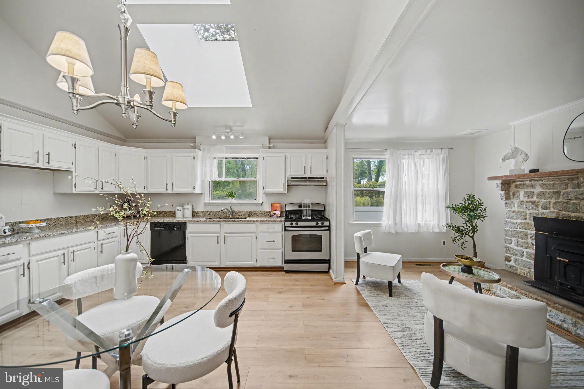 WILDWOOD MANOR - Residential