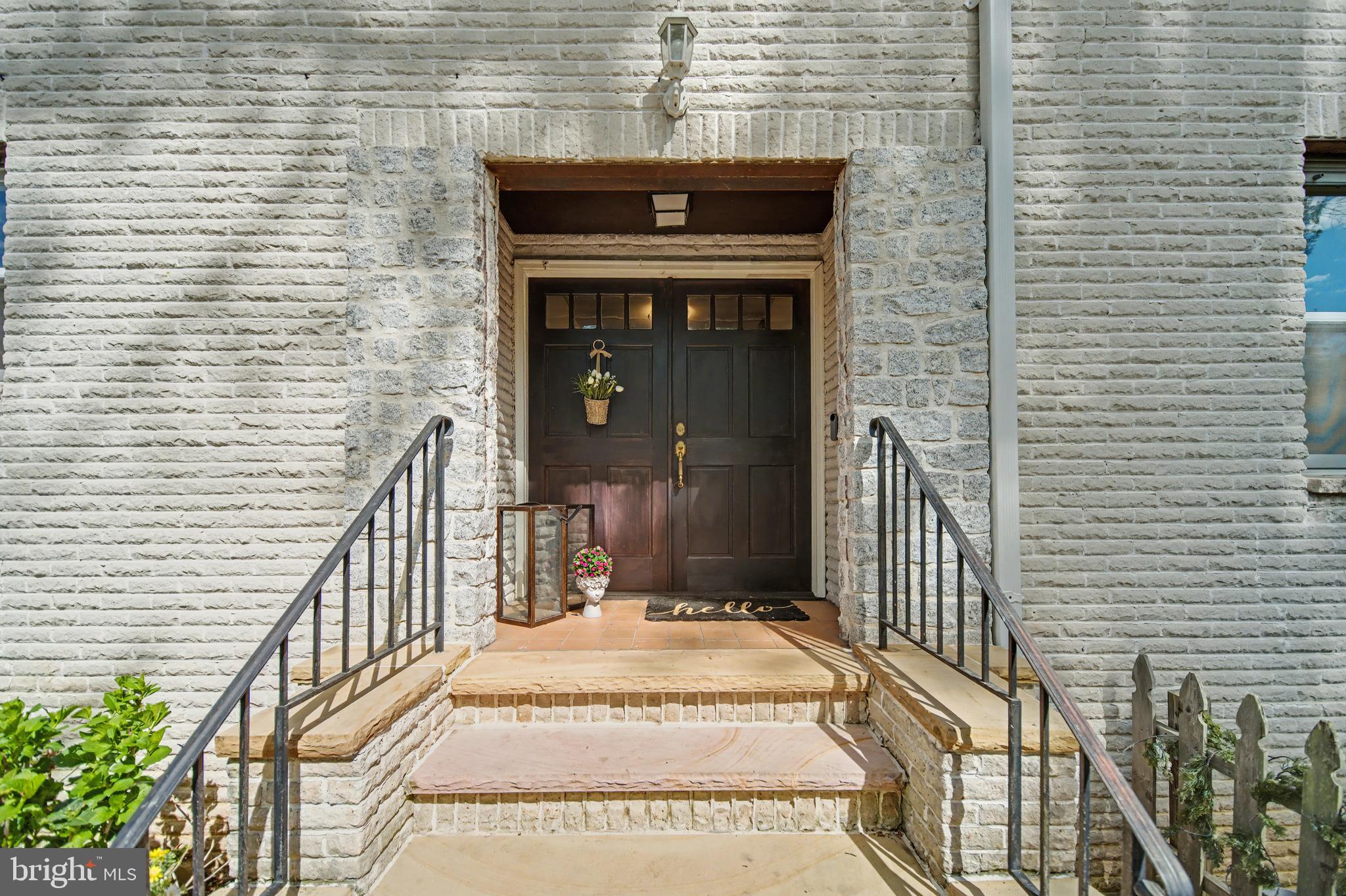 5812 GREENLAWN DRIVE