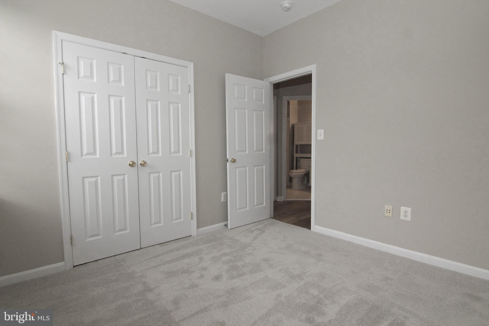 LOUDOUN PARKWAY CENTER - Residential Lease