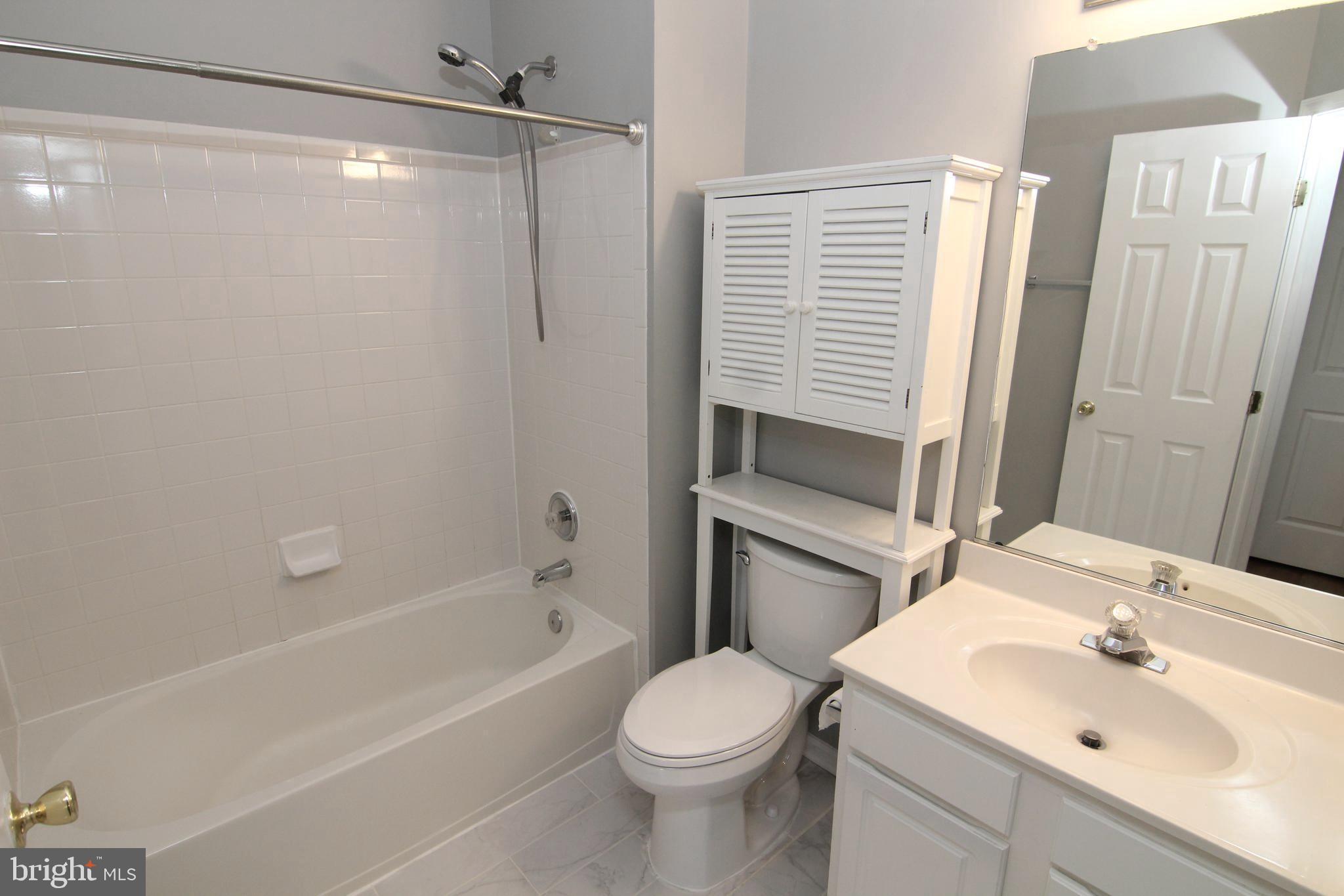 LOUDOUN PARKWAY CENTER - Residential Lease