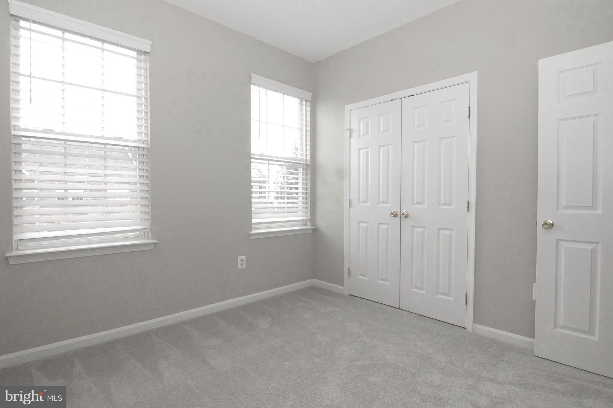 LOUDOUN PARKWAY CENTER - Residential Lease