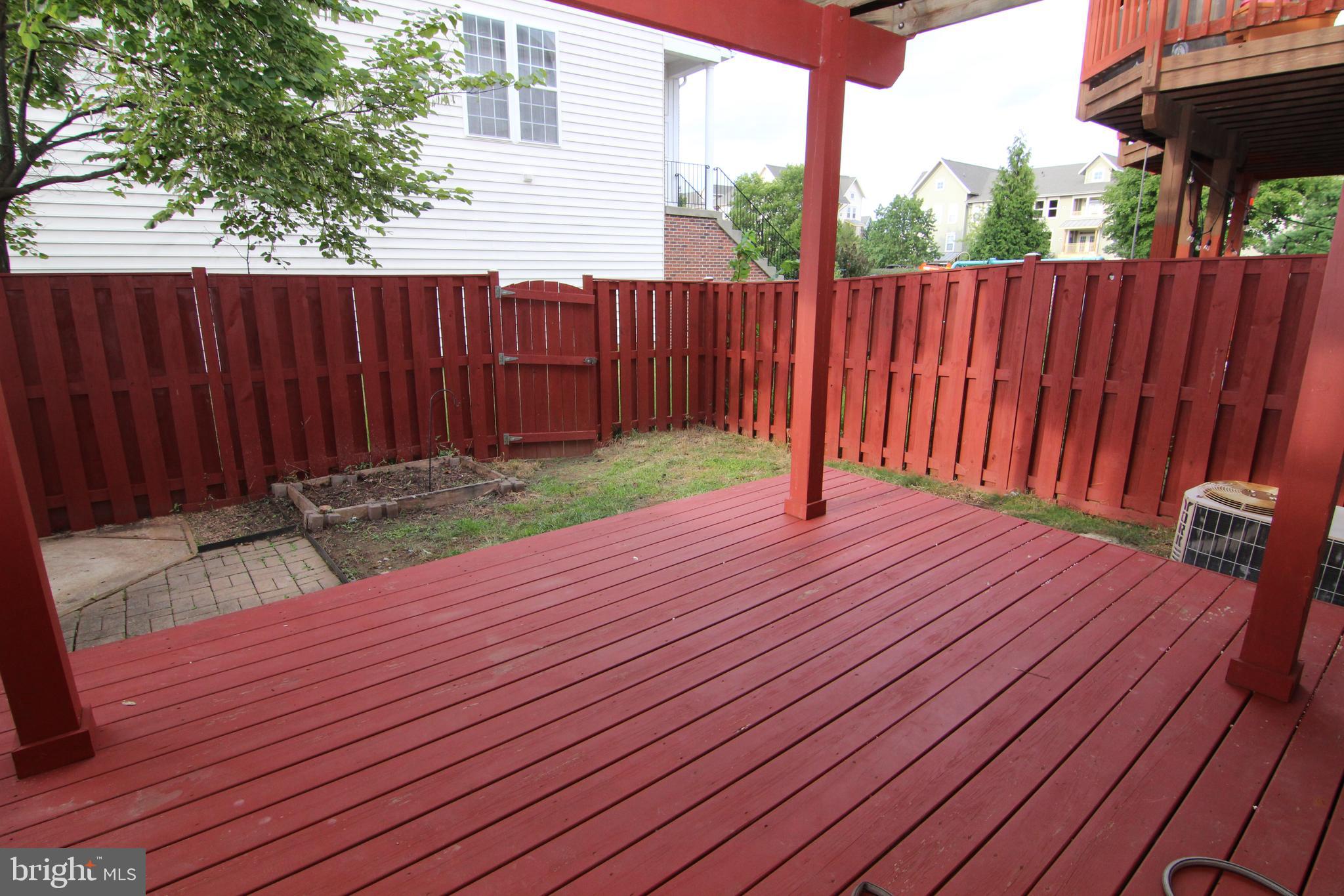 LOUDOUN PARKWAY CENTER - Residential Lease