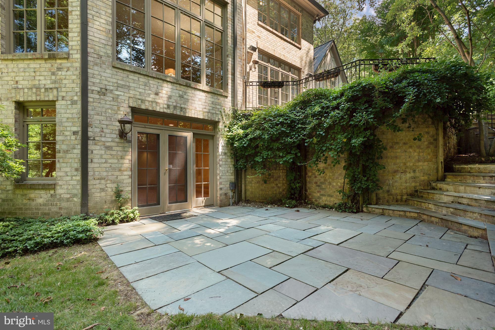 PROSPECT HILLS - Residential