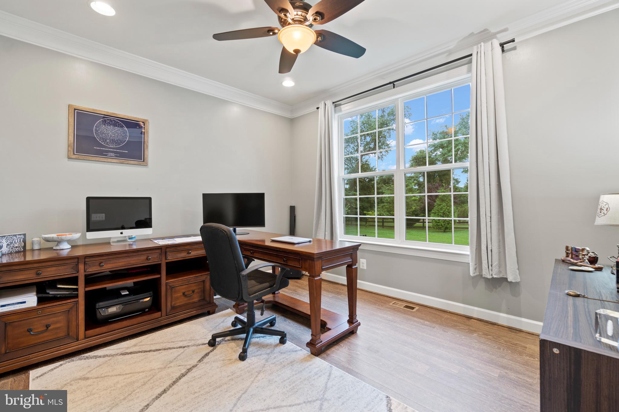 LAKE RIDGE ESTATES - Residential