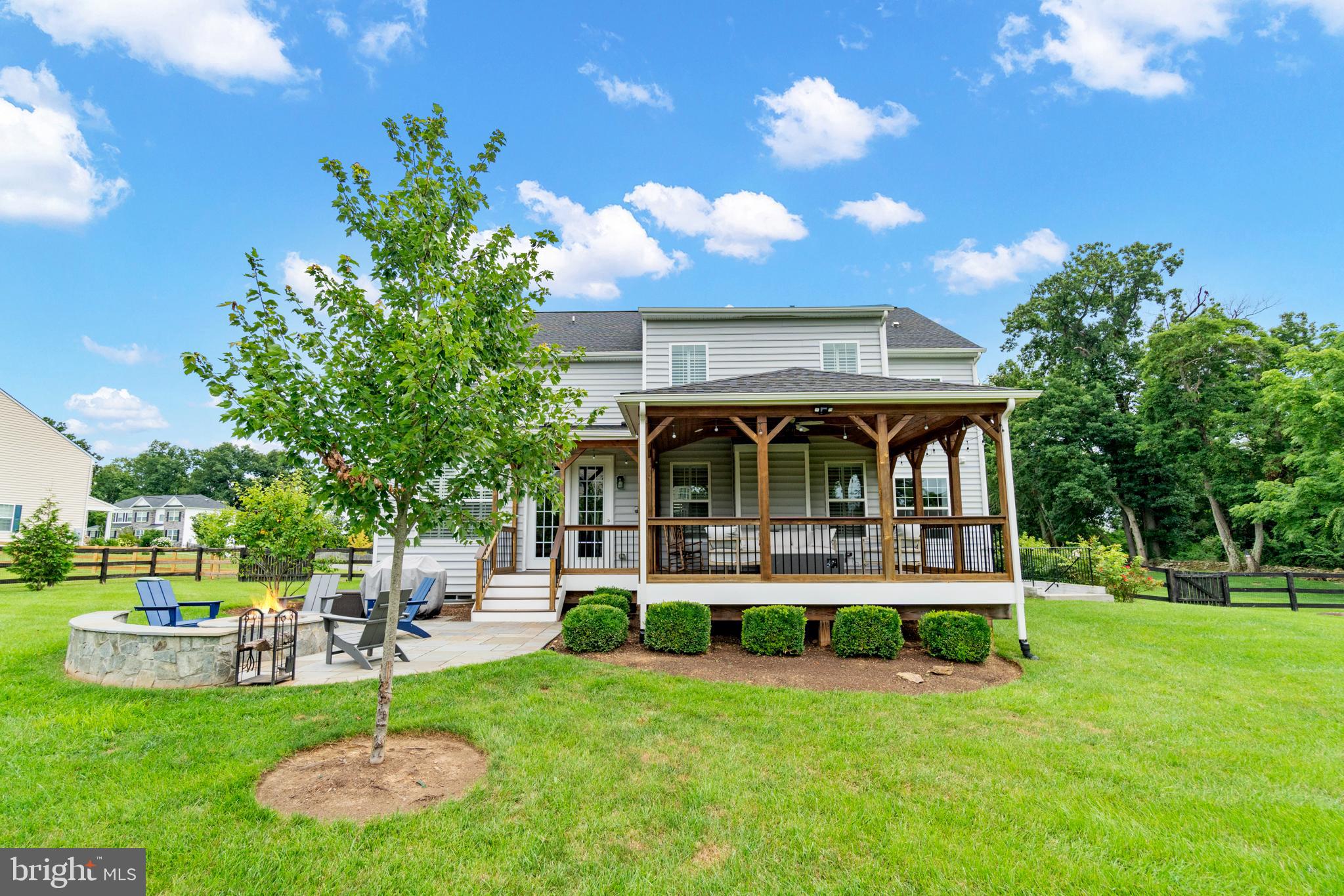 LAKE RIDGE ESTATES - Residential