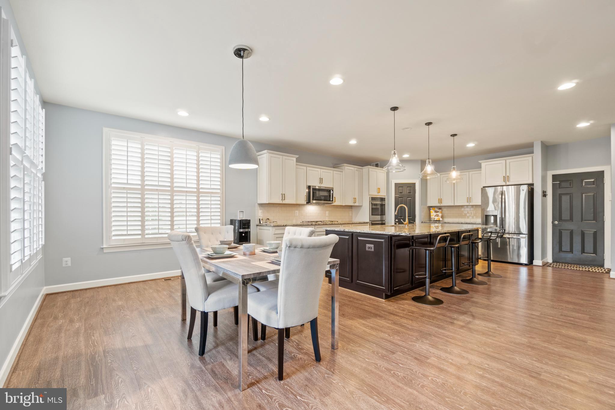 LAKE RIDGE ESTATES - Residential