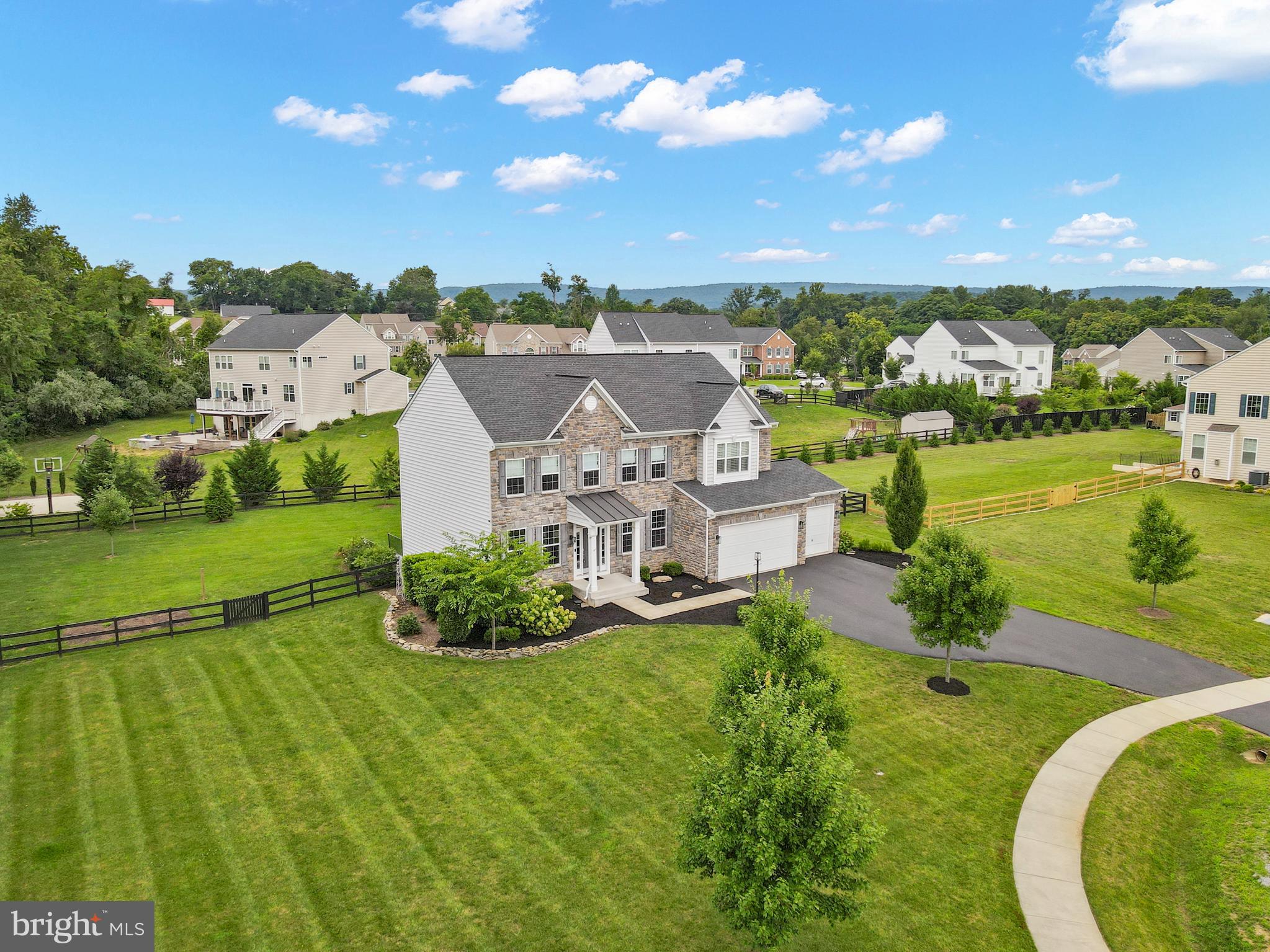 LAKE RIDGE ESTATES - Residential