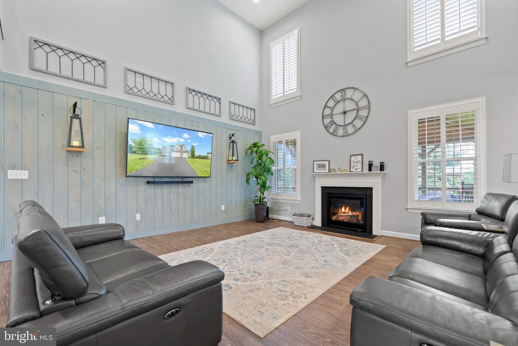 LAKE RIDGE ESTATES - Residential