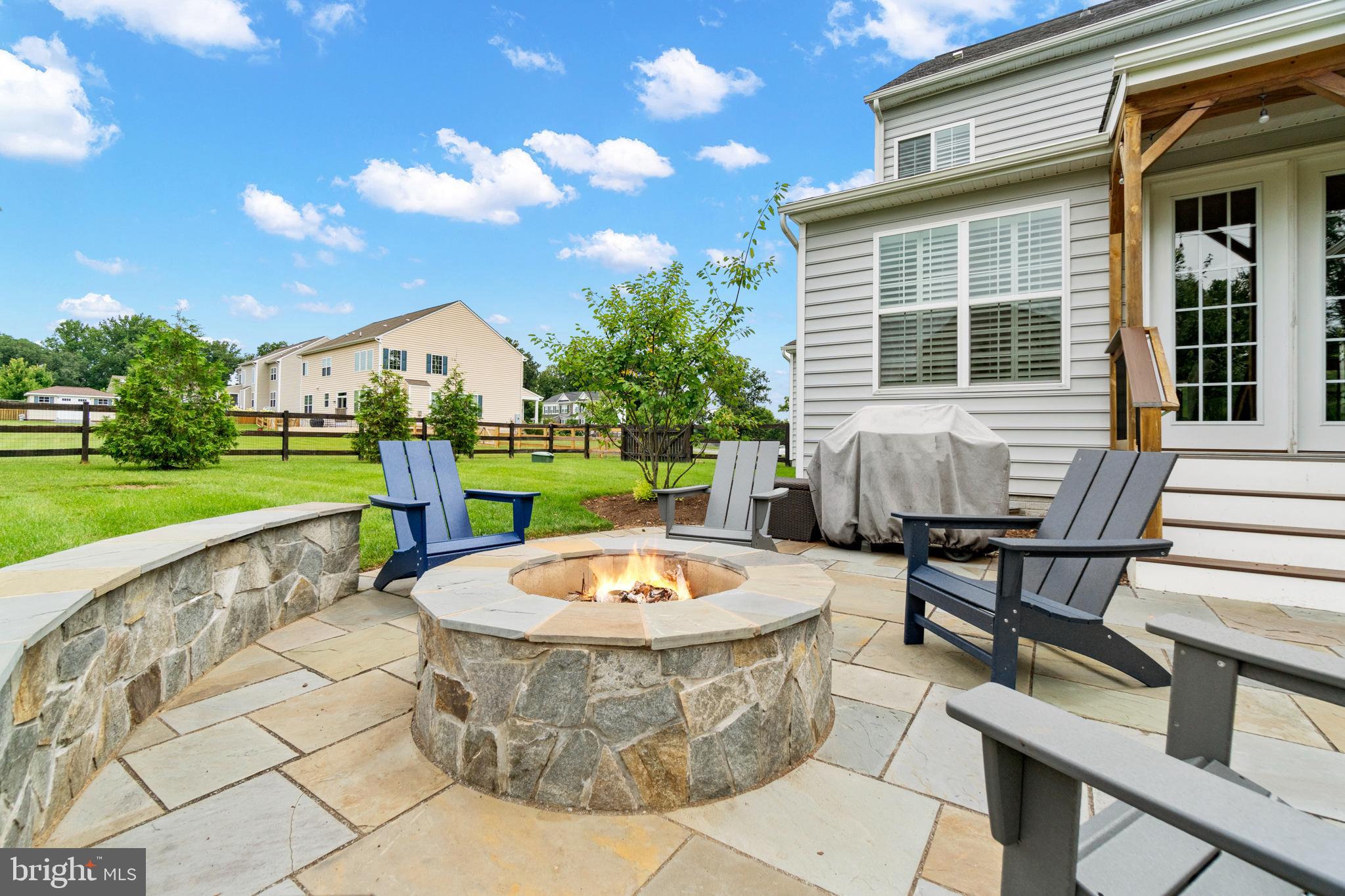 LAKE RIDGE ESTATES - Residential