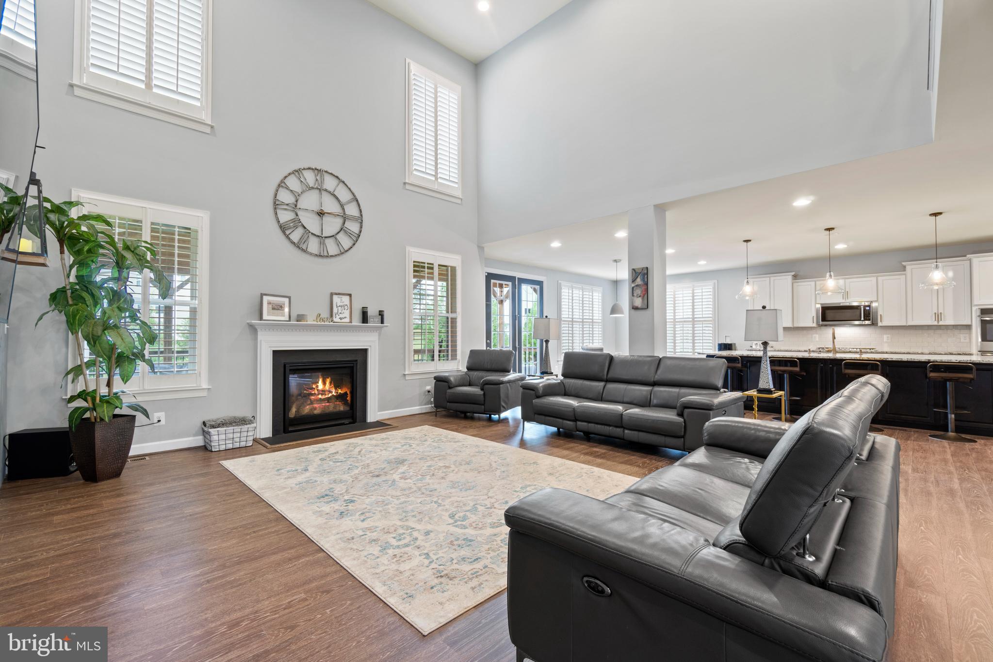 LAKE RIDGE ESTATES - Residential