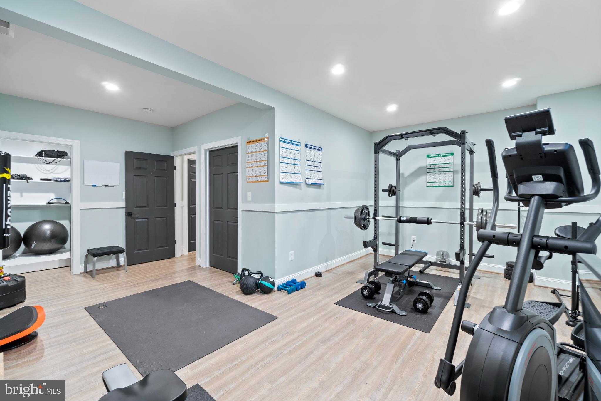 LAKE RIDGE ESTATES - Residential