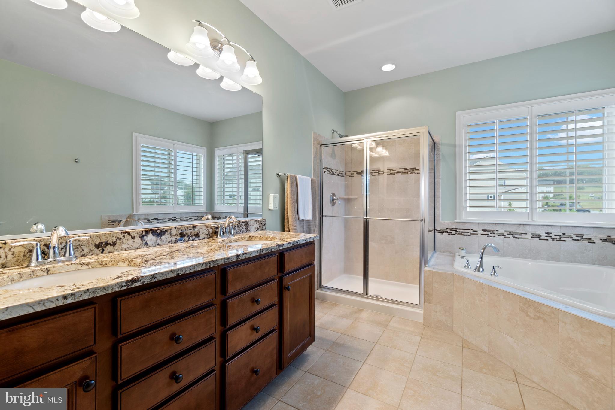 LAKE RIDGE ESTATES - Residential