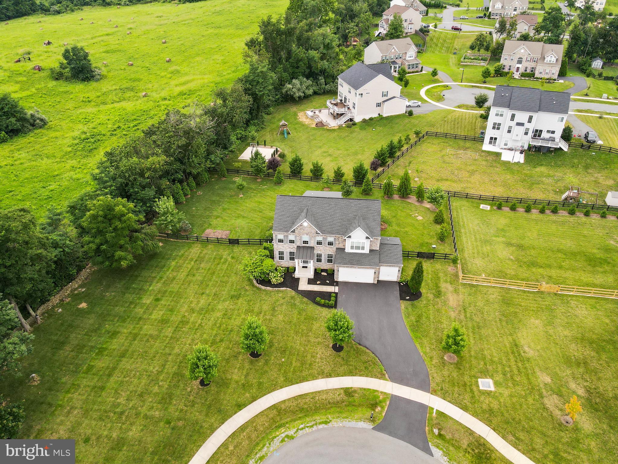 LAKE RIDGE ESTATES - Residential