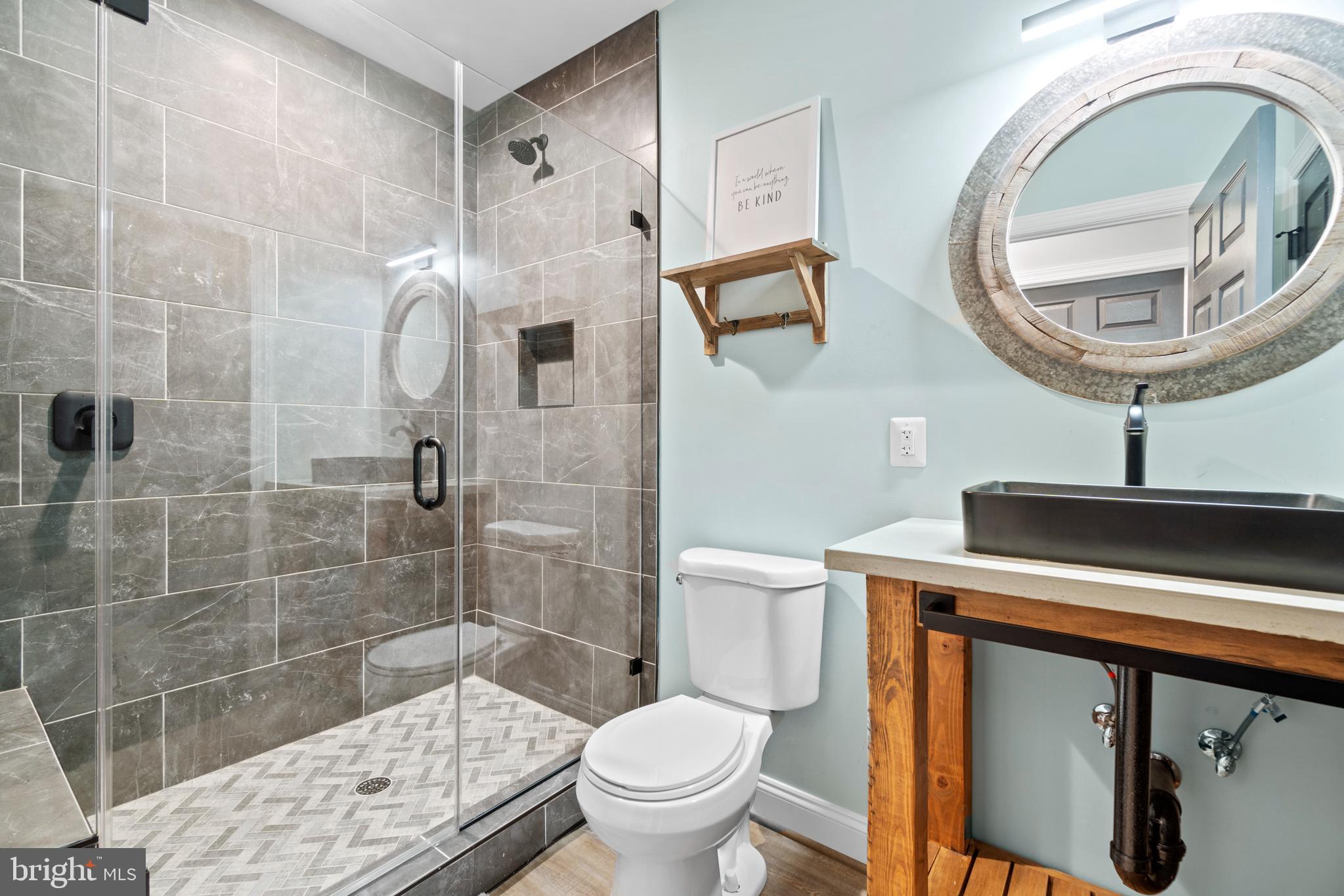 LAKE RIDGE ESTATES - Residential