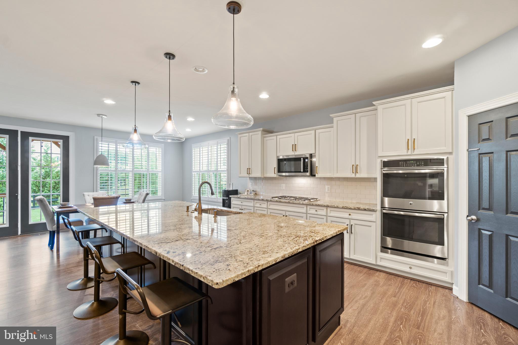 LAKE RIDGE ESTATES - Residential