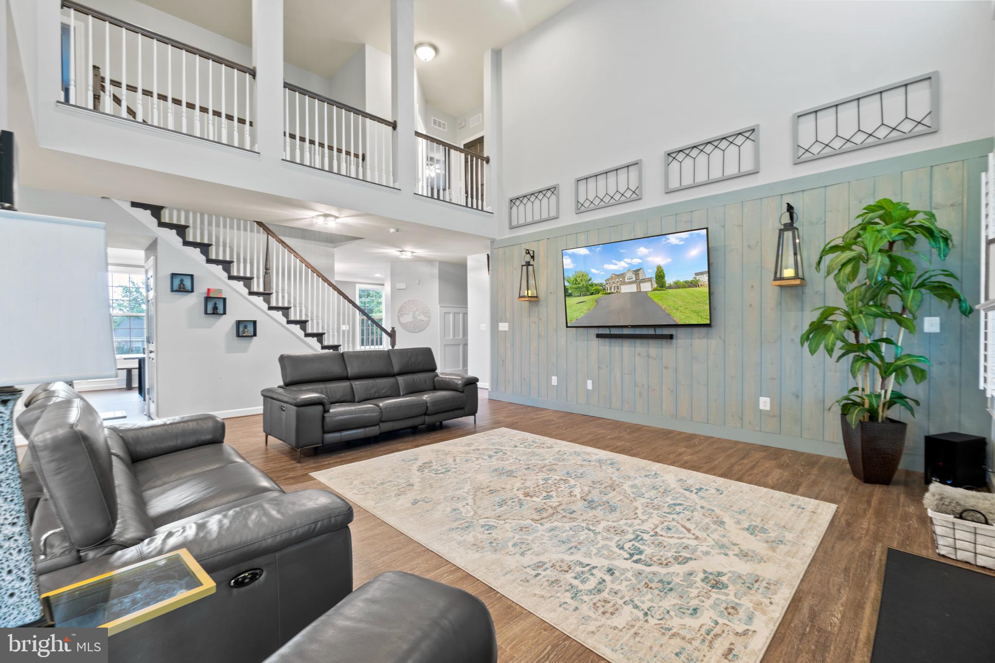 LAKE RIDGE ESTATES - Residential