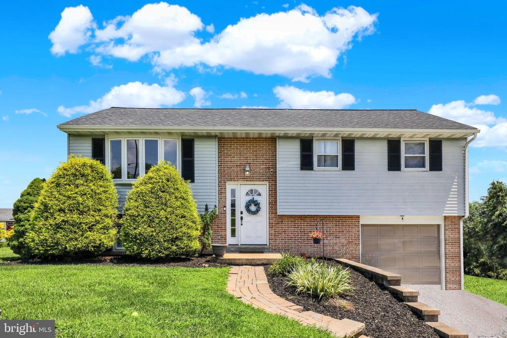 Photo of 73 Sleepy Hollow Road, LITITZ, PA 17543 (MLS # PALA2072972)