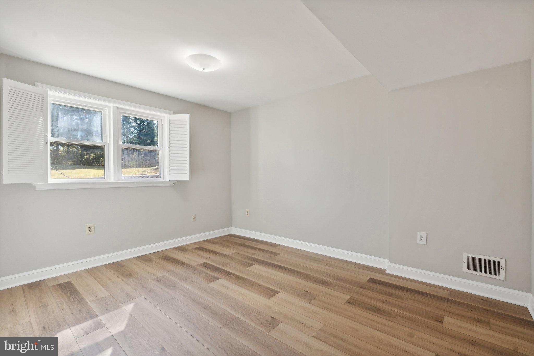 DARNESTOWN OUTSIDE - Residential