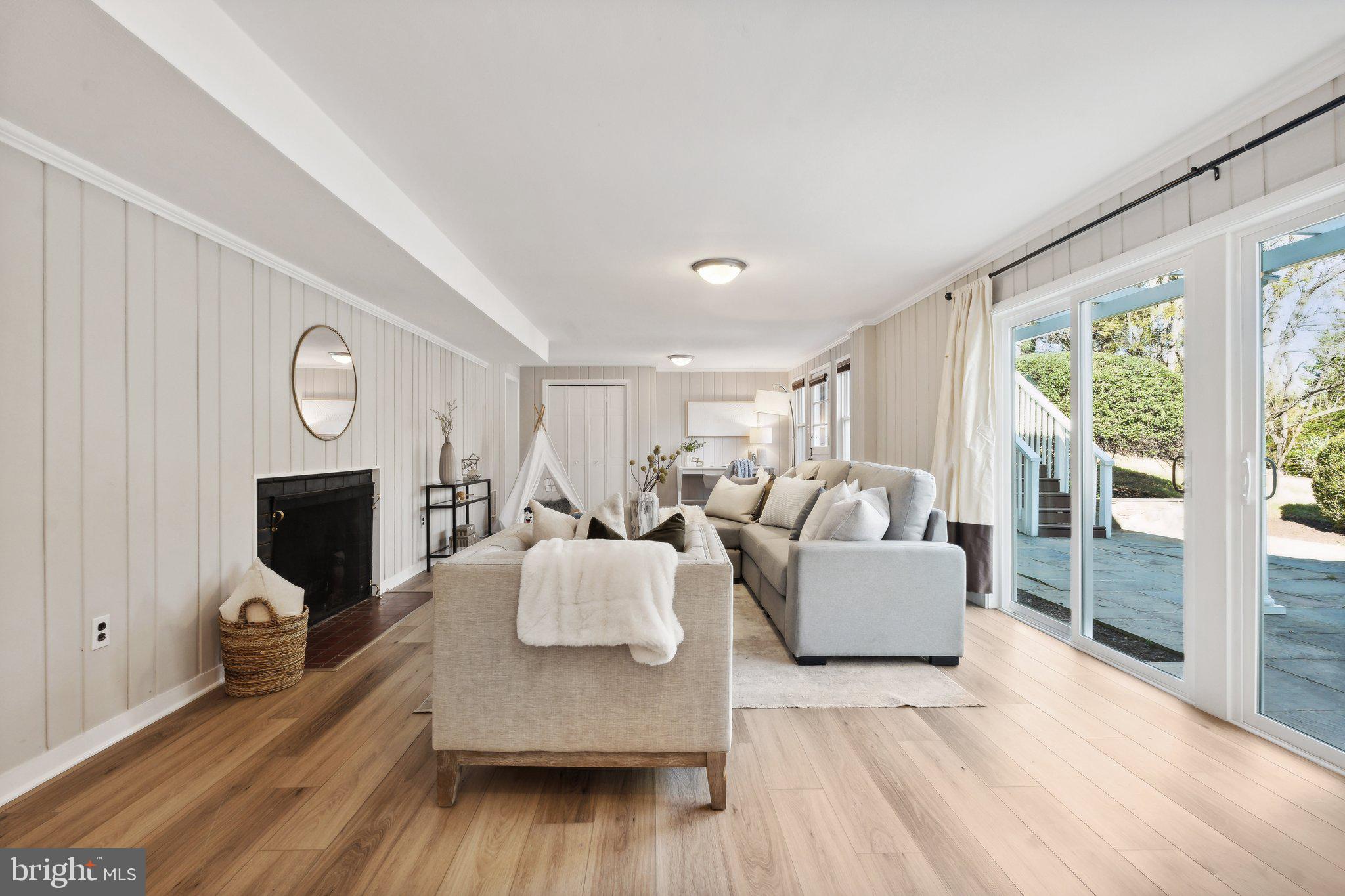 DARNESTOWN OUTSIDE - Residential