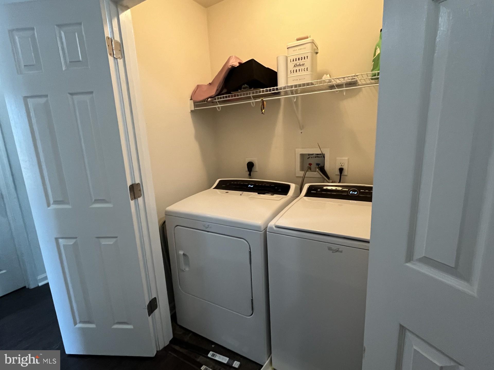 INWOOD VILLAGE - Residential