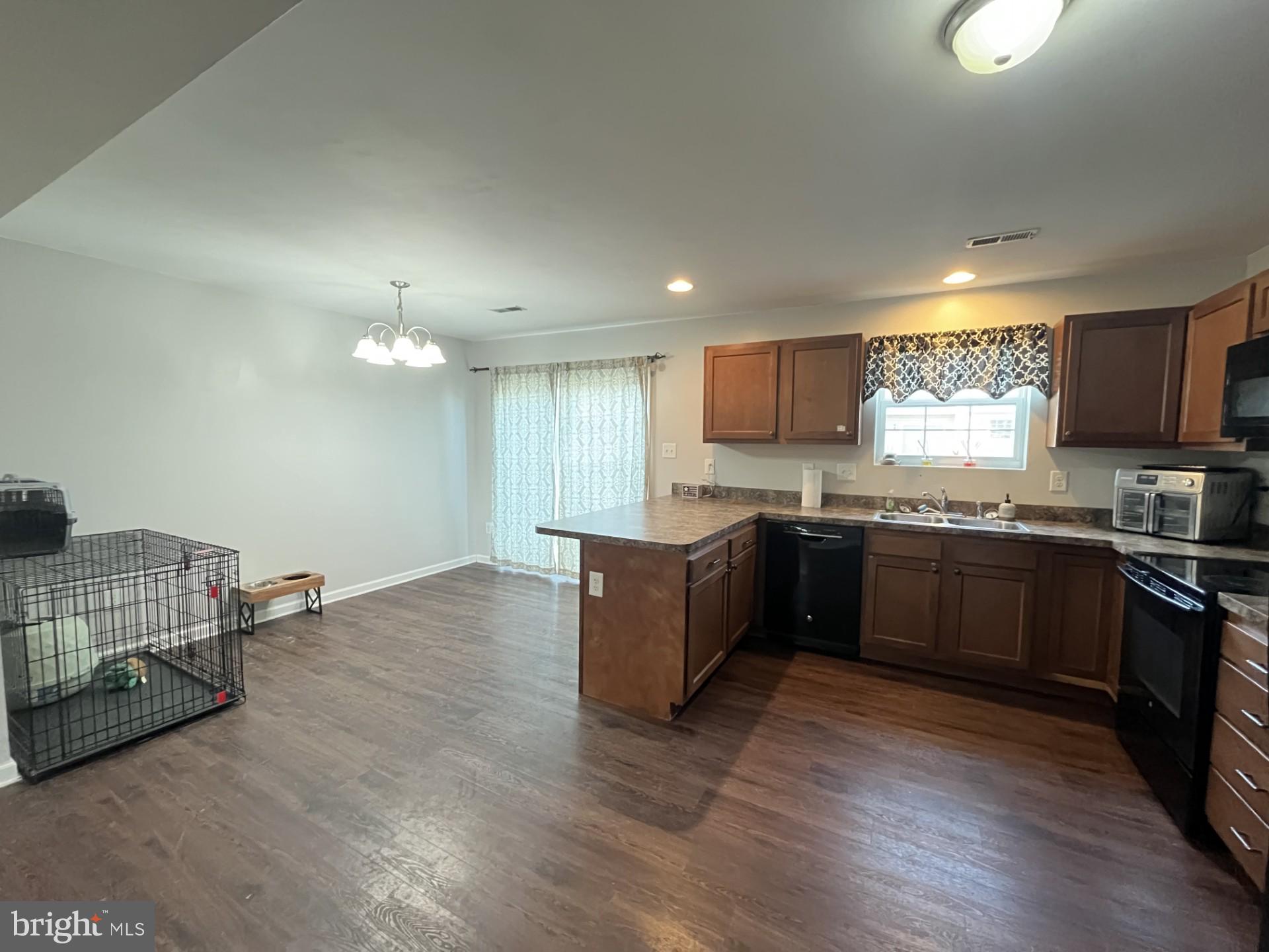 INWOOD VILLAGE - Residential