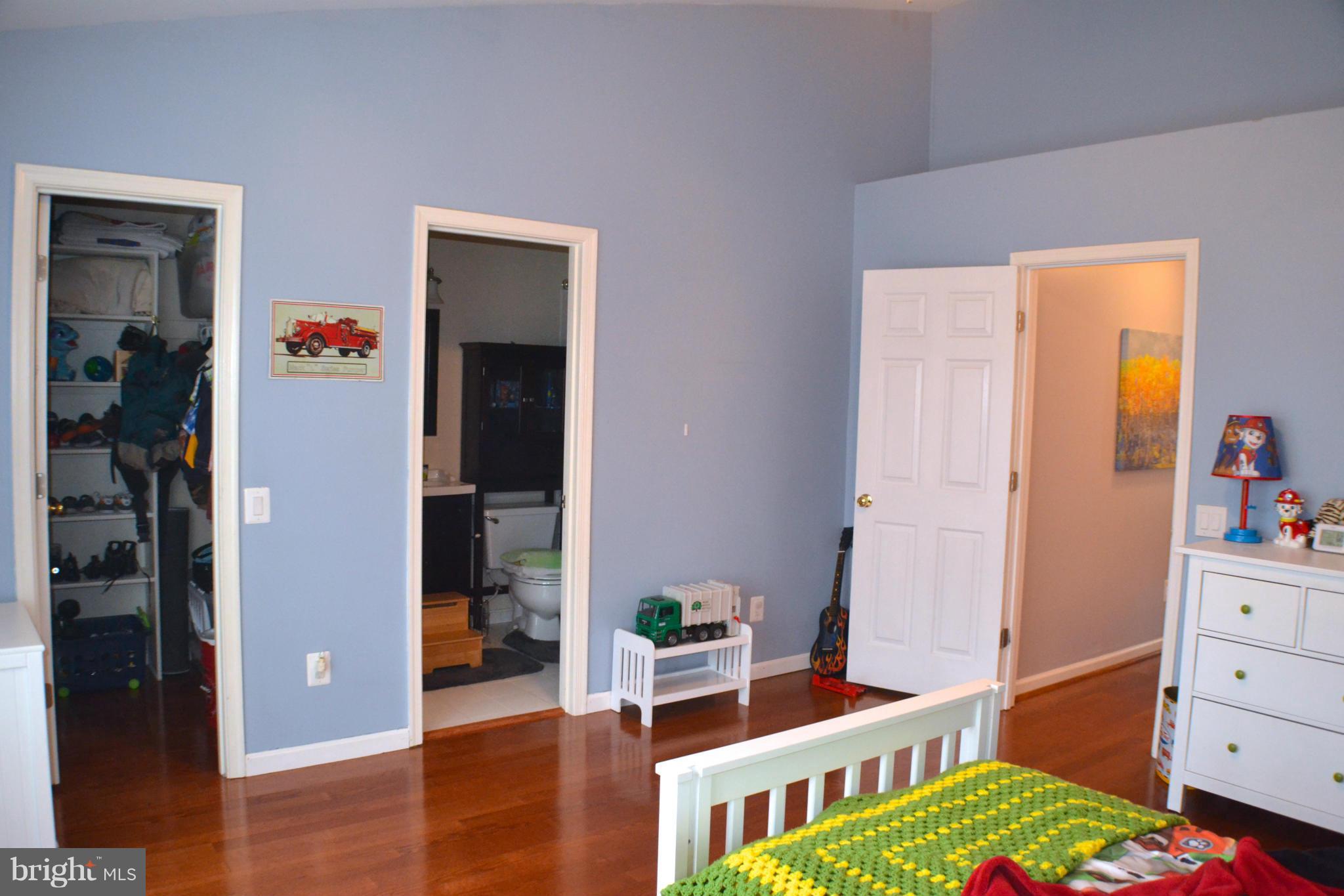 ASHBURN FARM - Residential