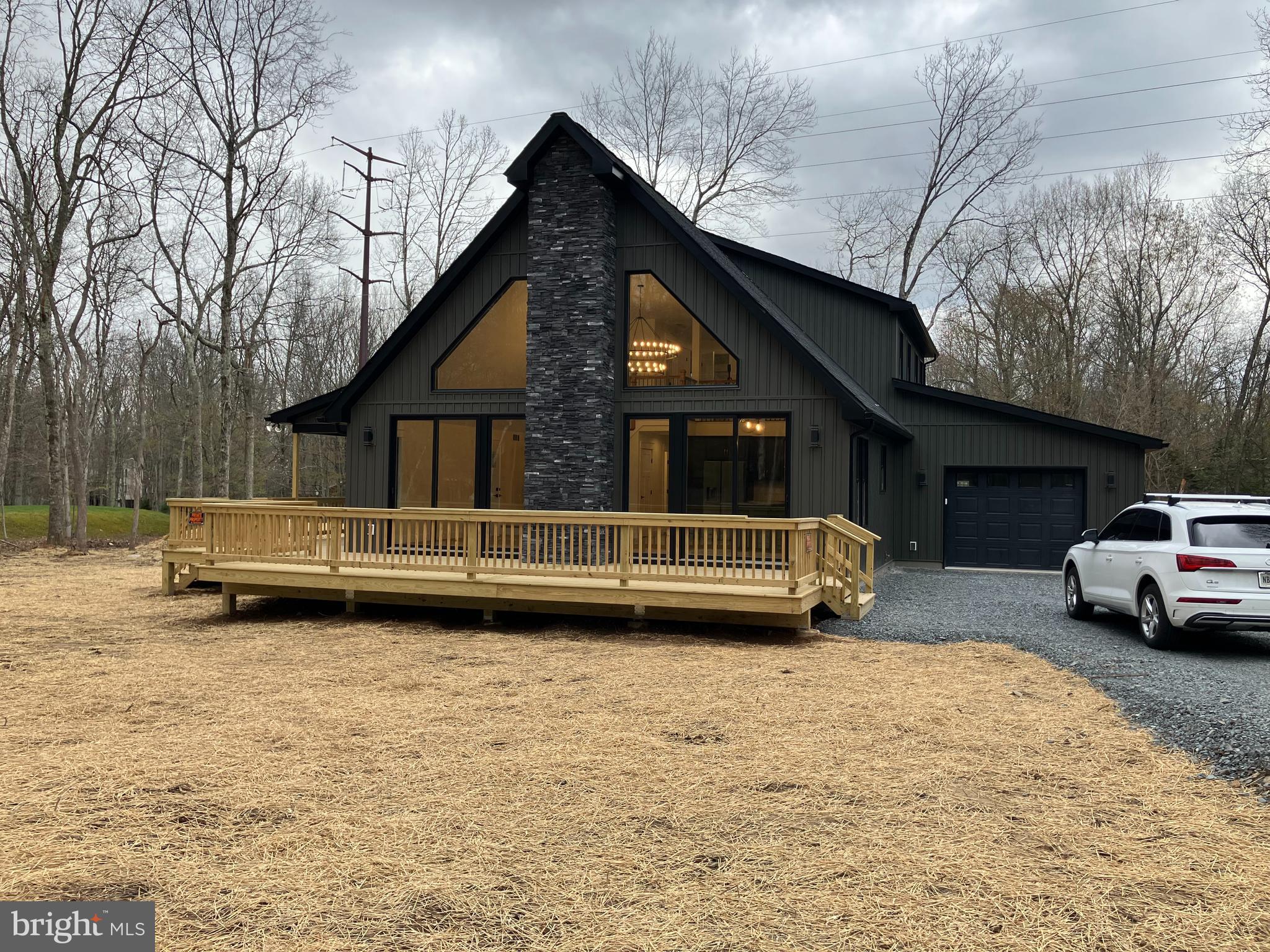 TOWAMENSING TRAILS - Residential