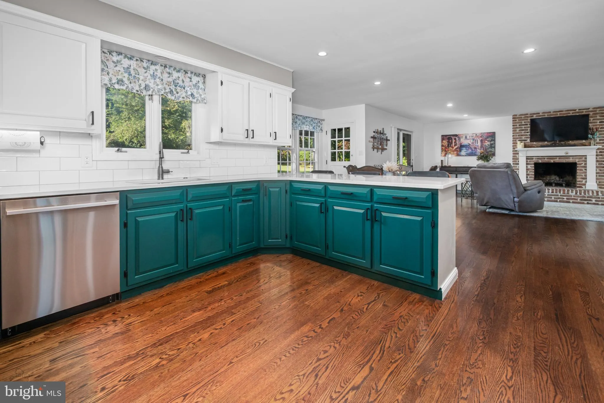 Bethlehem, Pennsylvania 18017, United States, 4 Bedrooms Bedrooms, ,3 BathroomsBathrooms,Residential,Pending,207523